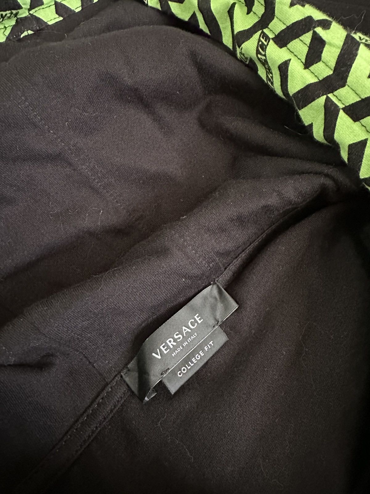 Versace Versace longsleeve hooded T Size US S / EU 44-46 / 1 - 9 Thumbnail