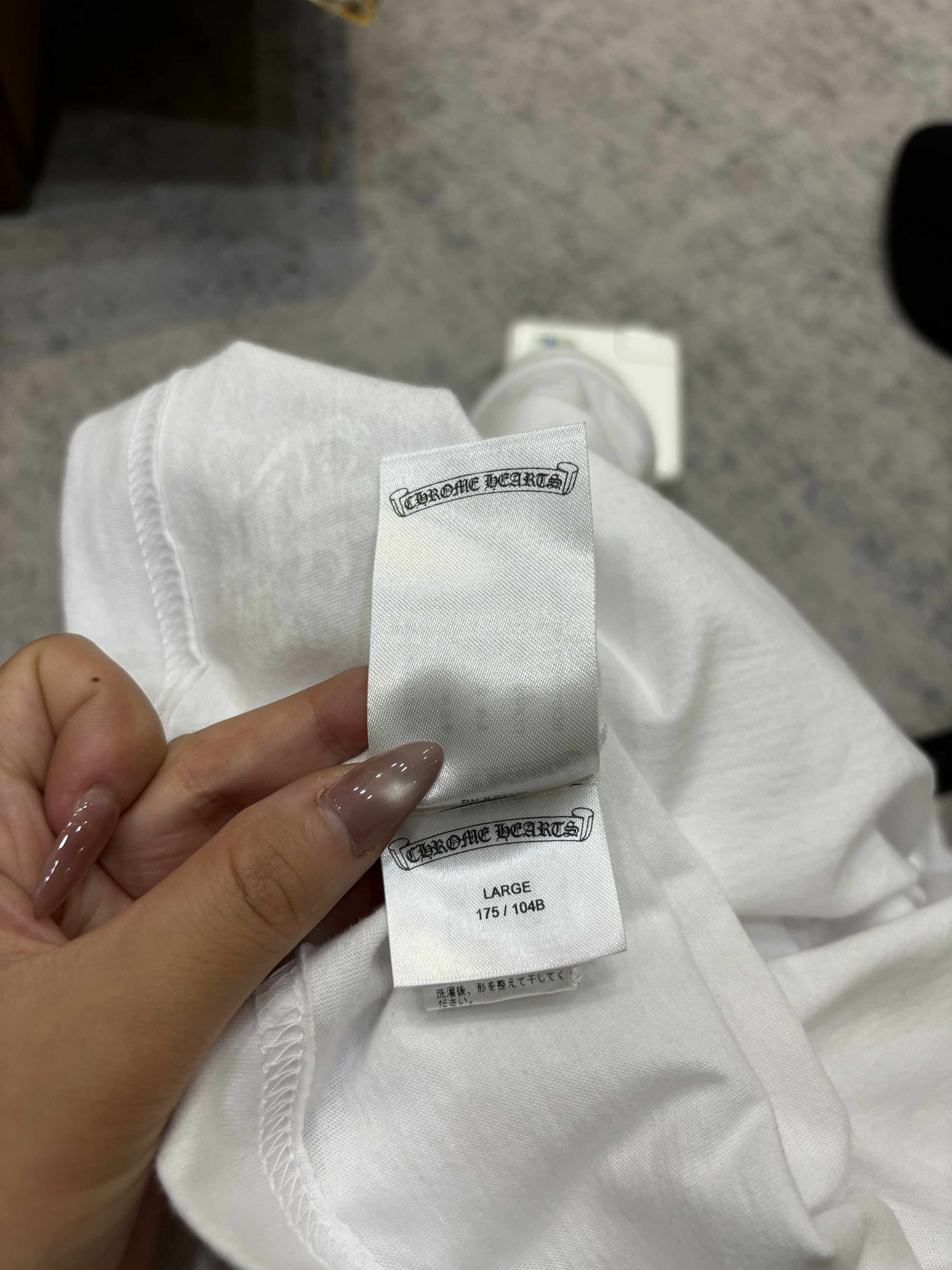 Chrome Hearts CHROME HEARTS Scroll Logo T Shirt WHITE Size US L / EU 52-54 / 3 - 13 Thumbnail