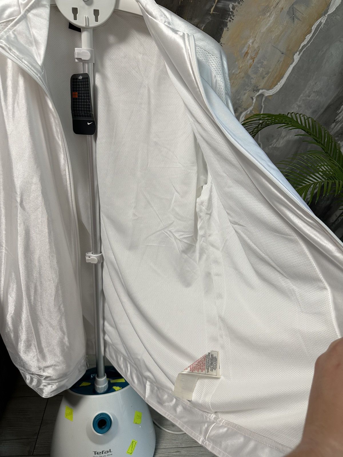 Vintage New Vintage Y2K Nike Satin White Drill Jacket Oversize Size US M / EU 48-50 / 2 - 8 Thumbnail