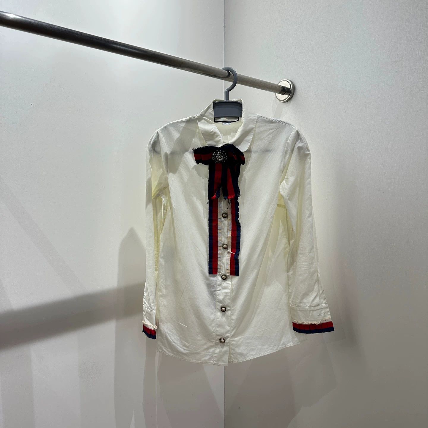 Gucci Gucci mar393 crystal pearl ribbon long-sleeve shirt 38 Size XS / US 0-2 / IT 36-38 - 1 Thumbnail
