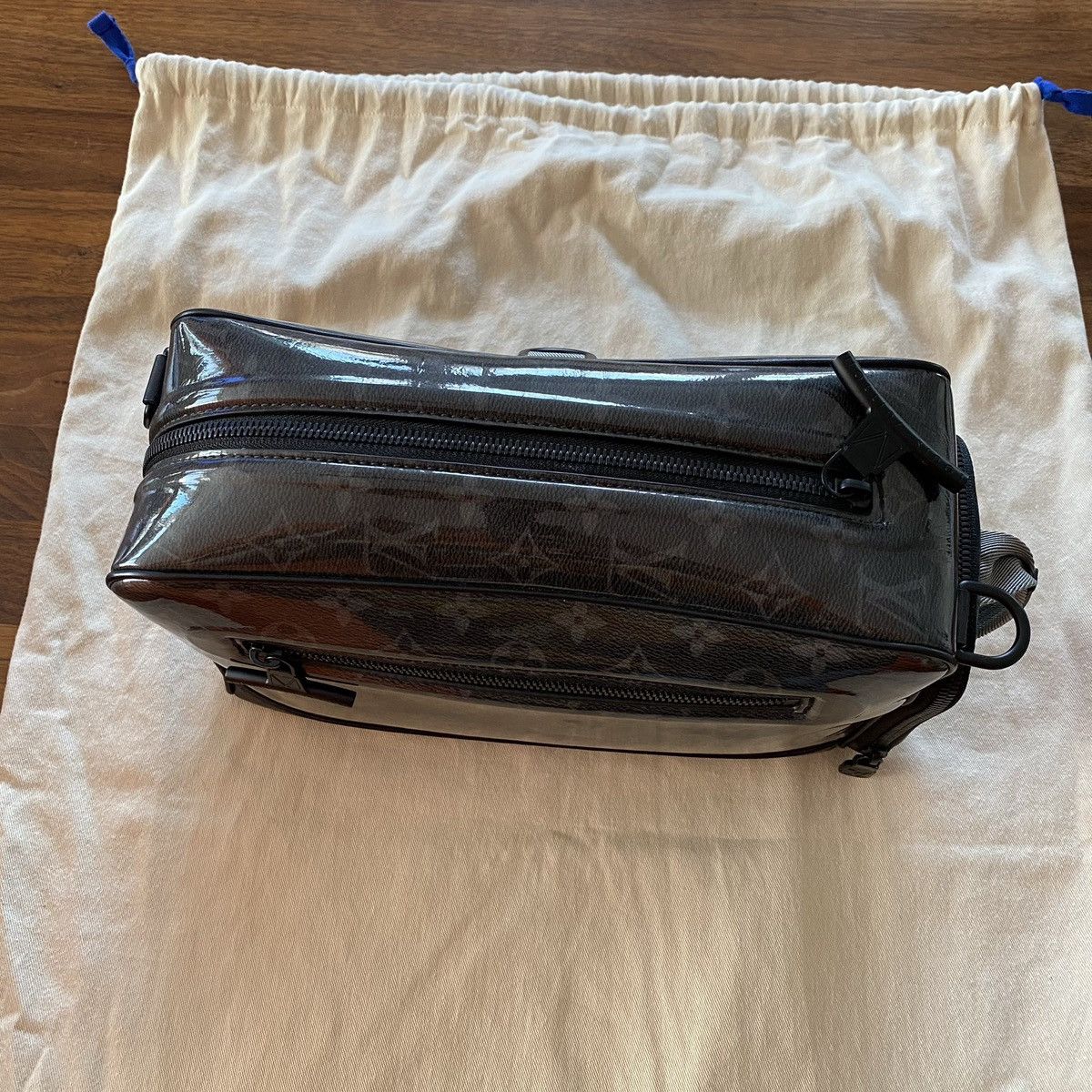 Louis Vuitton 1 of 1 Runway FW18 Black Glaze Camera Bag Size ONE SIZE - 3 Thumbnail