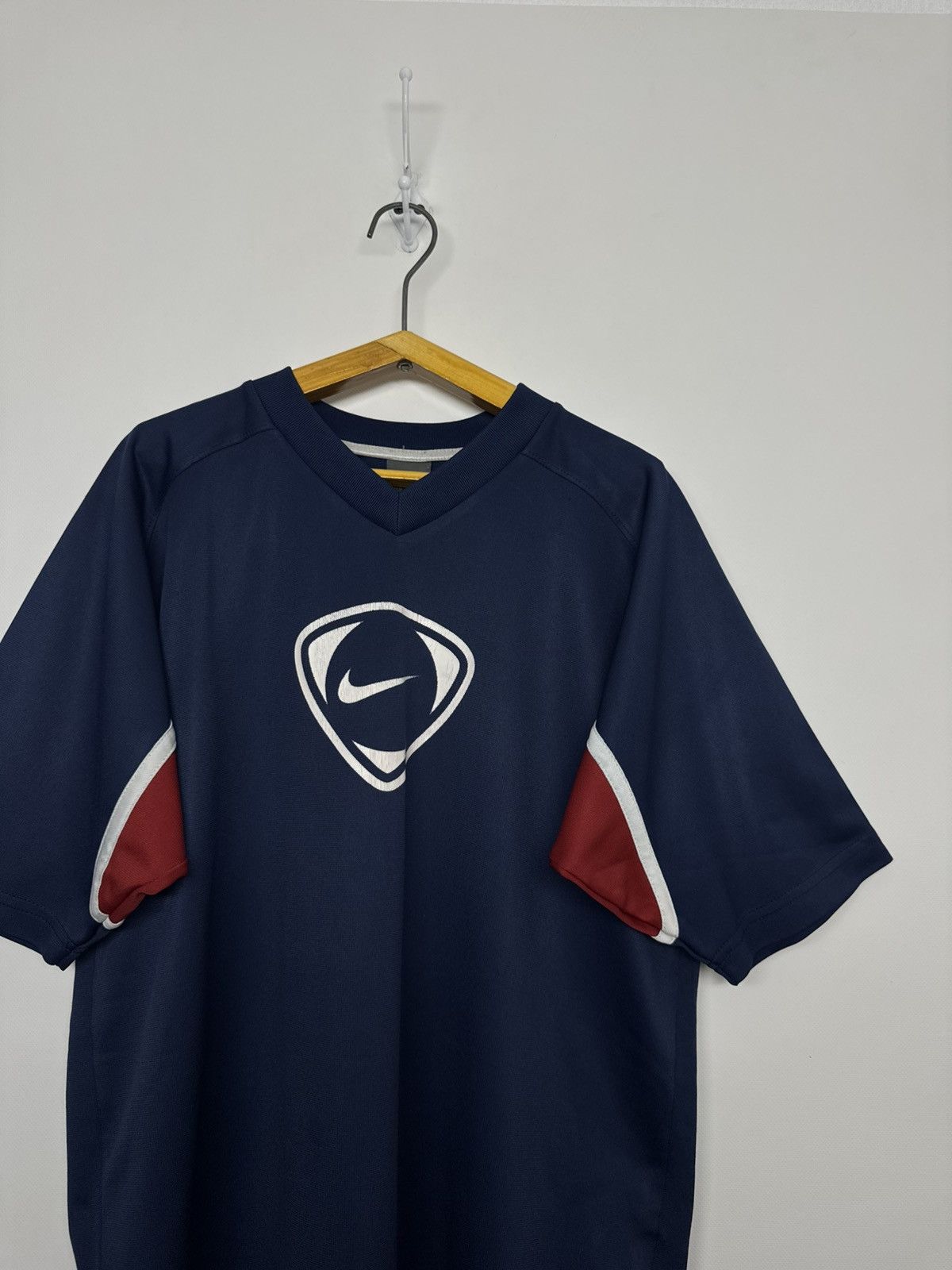 Nike Vintage Y2k Nike Big Swoosh streetwear t-shirts 90’s Size US M / EU 48-50 / 2 - 1 Thumbnail