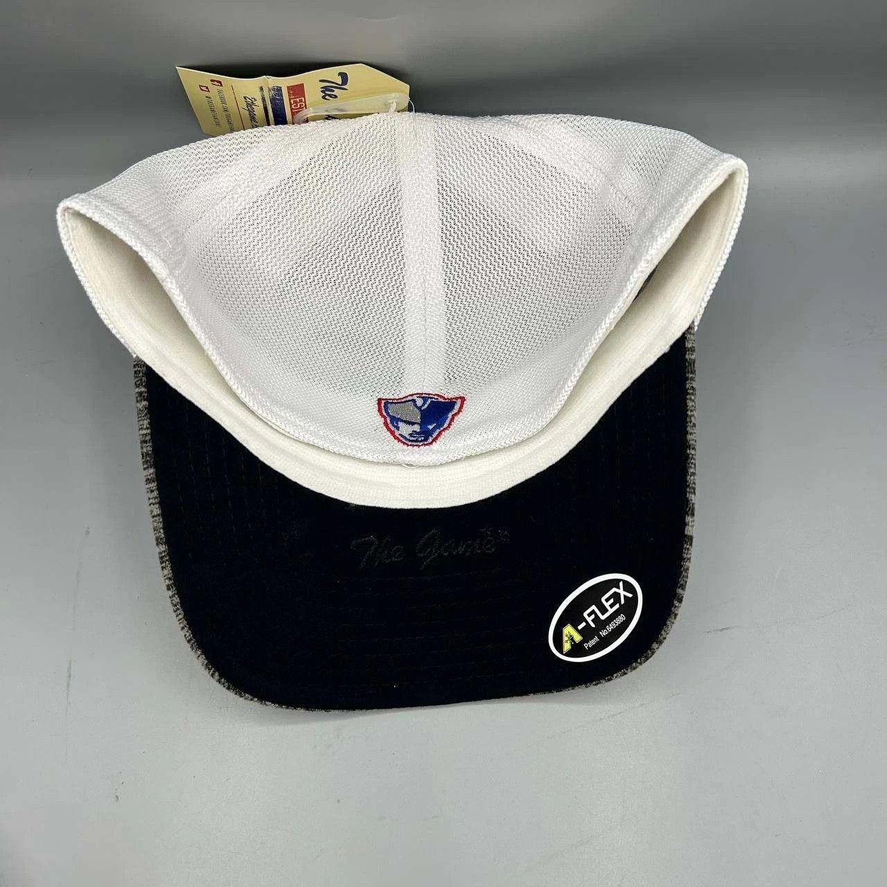 The Game New England Patriots Trucker Hat Men L-XL NFL Stretch Fitted Size ONE SIZE - 4 Thumbnail