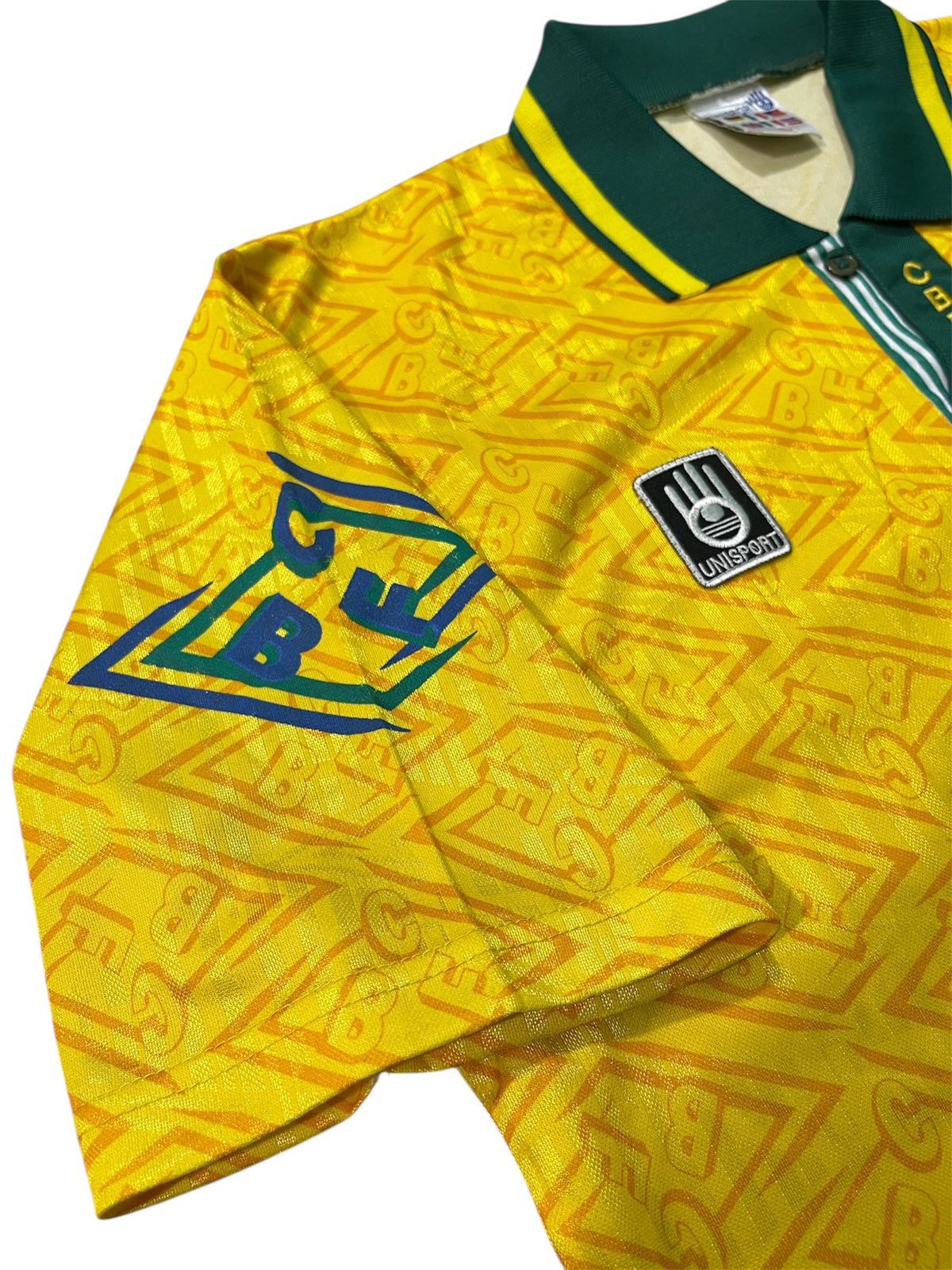 Vintage Vintage Uhisport Brazil 1994 Football Jersey Size US L / EU 52-54 / 3 - 4 Thumbnail