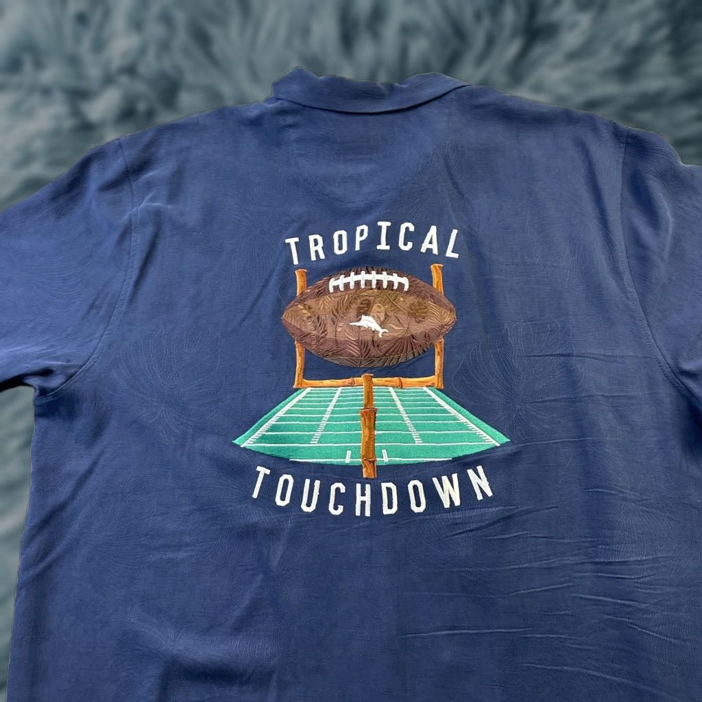 Tommy Bahama Tommy Bahama Shirt Mens XL Blue Silk Panel Back Tropical Touchdown/Island Zone Button-Up Short Sleeve Geometric Pattern Casual Travel Size US XL / EU 56 / 4 - 1 Thumbnail