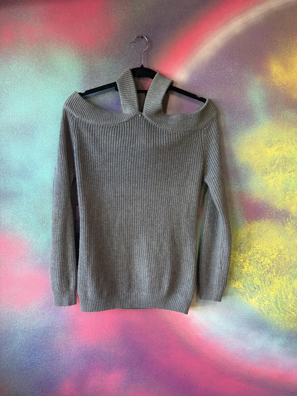 Guess Guess grey cold shoulder ribbed knit jumper size small Size S / US 4 / IT 40 - 1 Thumbnail