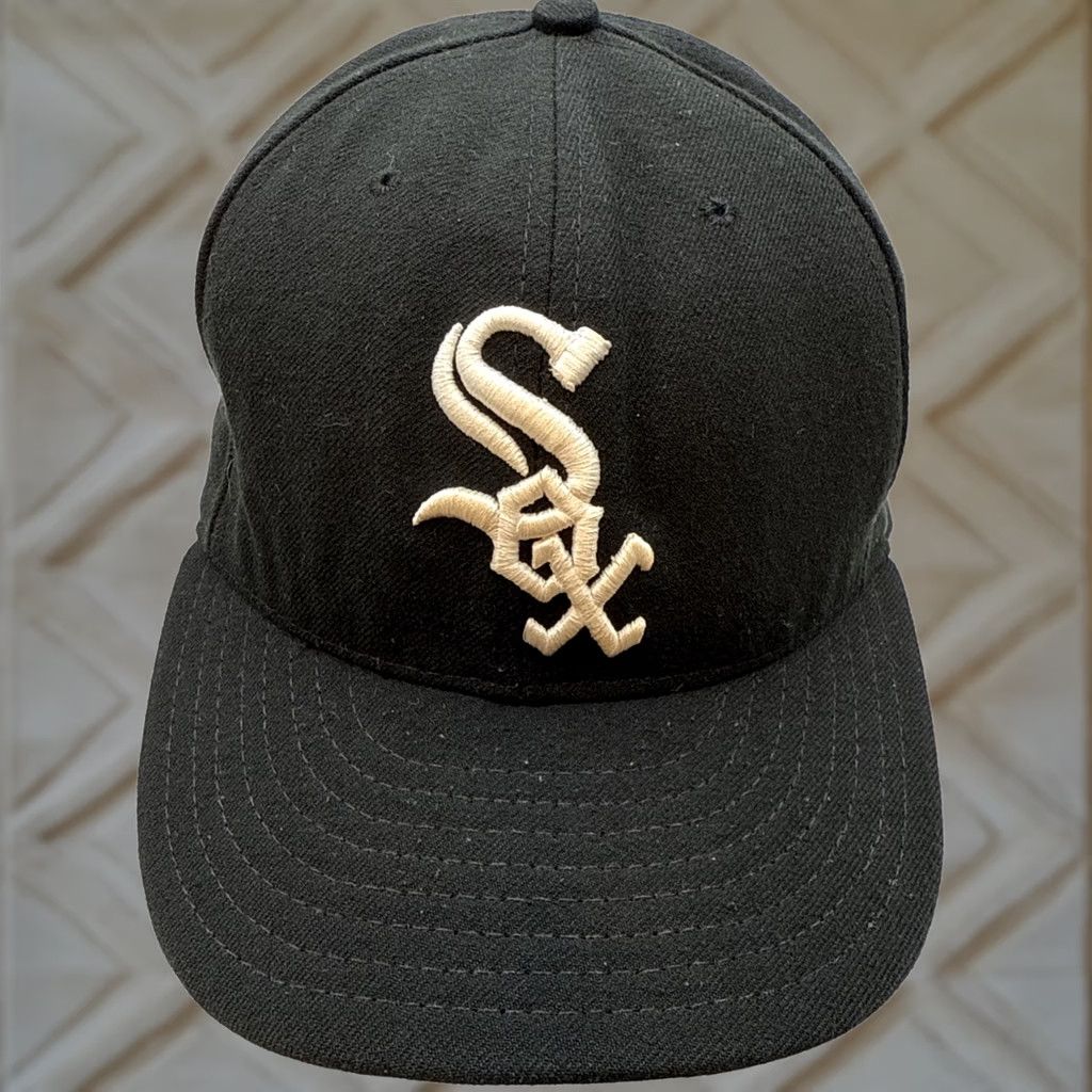 Kith × New Era Serif White Sox Cap Black 7-1/8 (56.8cm) | Grailed
