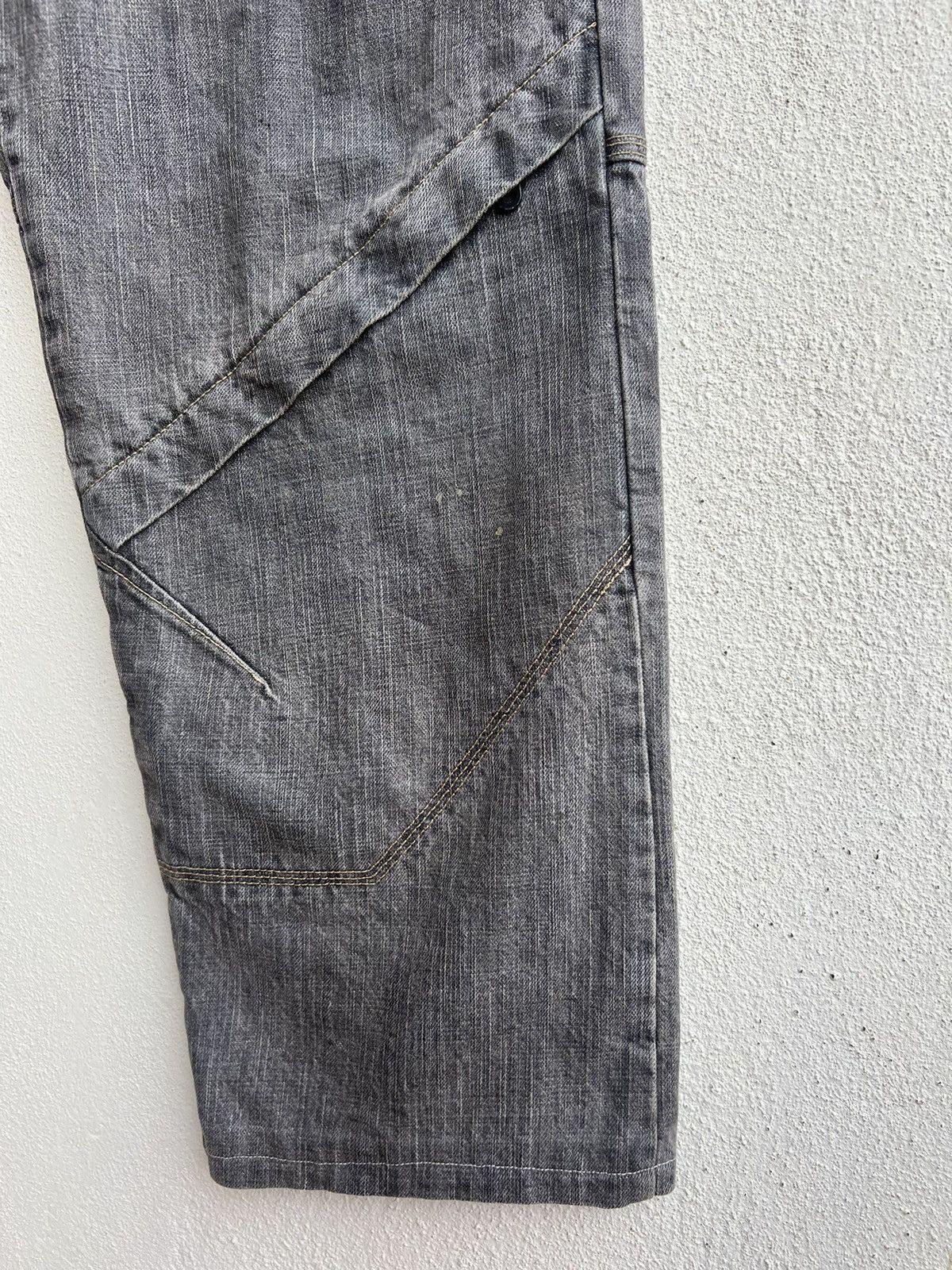 Japanese Brand × MasterPiece Vintage Masterpiece X Mad Hectic Multi Pocket Baggy Jeans Size US 36 / EU 52 - 13 Thumbnail