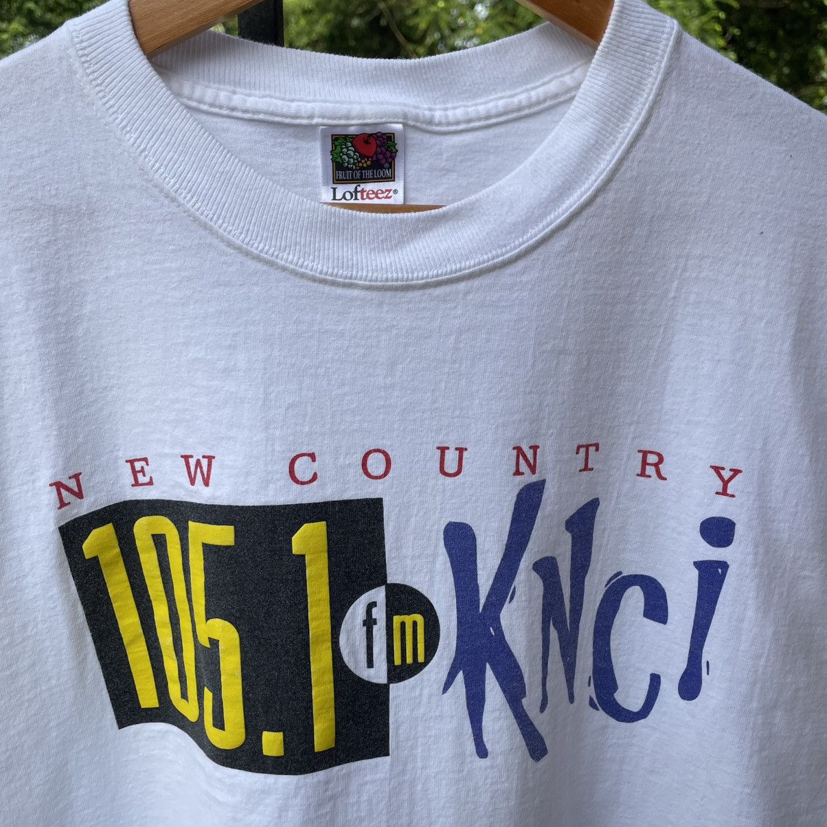 Fruit Of The Loom 🔥Vintage 90s New Country 105.1 FM Promo Radio Music Tee Size US XL / EU 56 / 4 - 5 Thumbnail