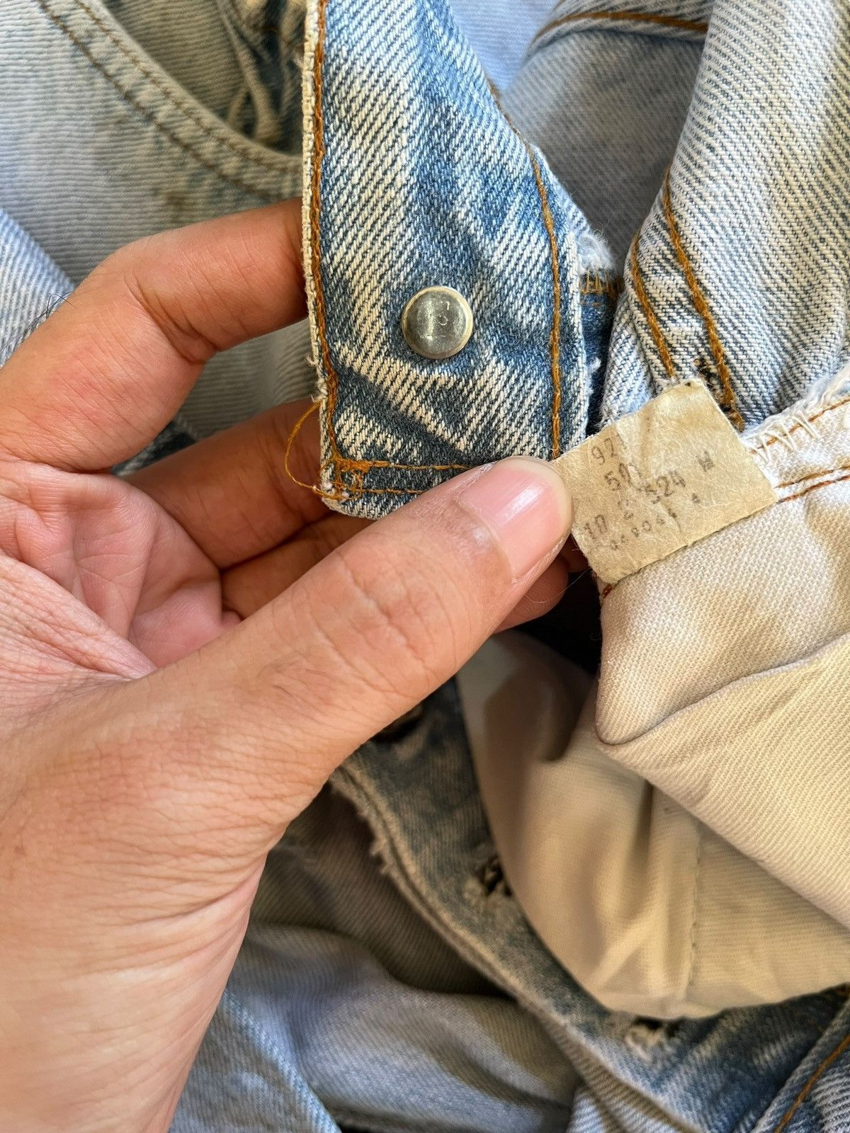 Levi's Vintage 70s Levis 501 Selvedge Bartacks Jeans Button 524 Size US 26 / EU 42 - 4 Thumbnail