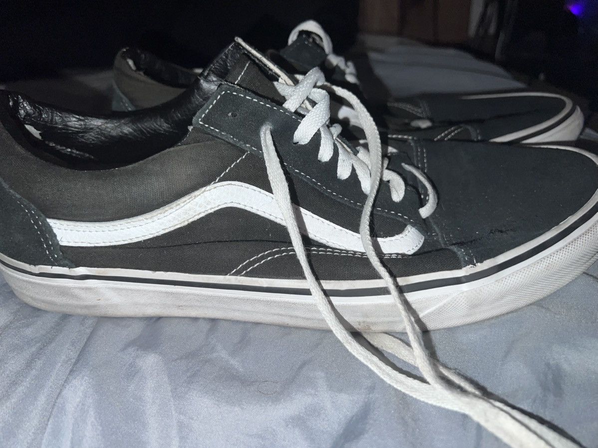 Vans Vans Old Skool – Black/White Men’s Size 12 Size US 12 / EU 45 - 2 Thumbnail