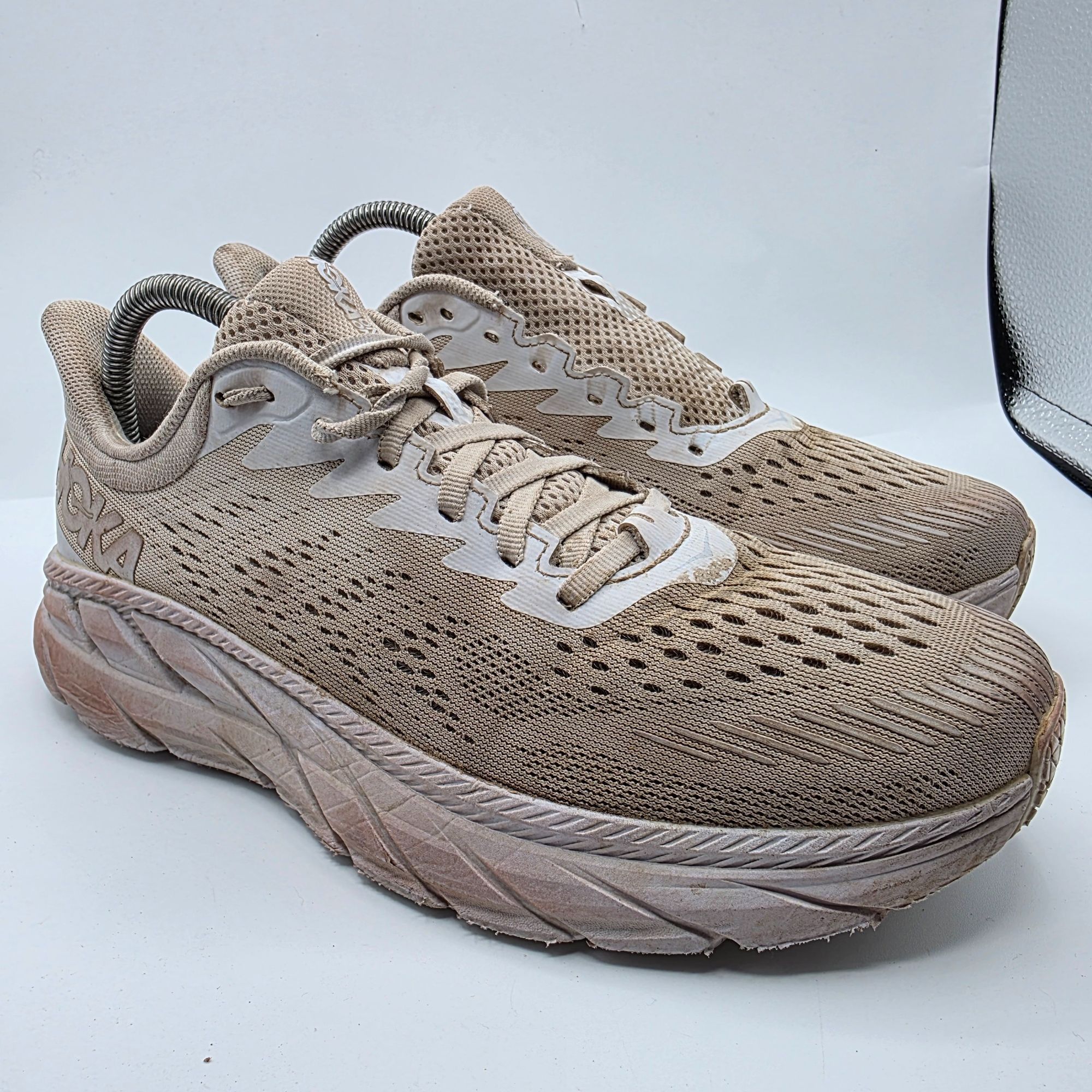 Hoka Hoka One One Clifton 7 Mens Size 8 White Athletic Shoes Casu Size US 8 / EU 41 - 1 Thumbnail