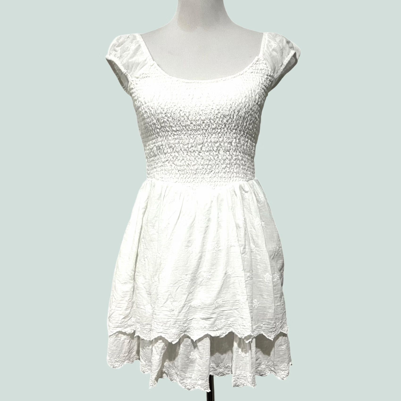 American Eagle Outfitters American Eagle Women's S White Cotton Gauze Smocked Mini Dress Fairy Casual Size S / US 4 / IT 40 - 1 Thumbnail