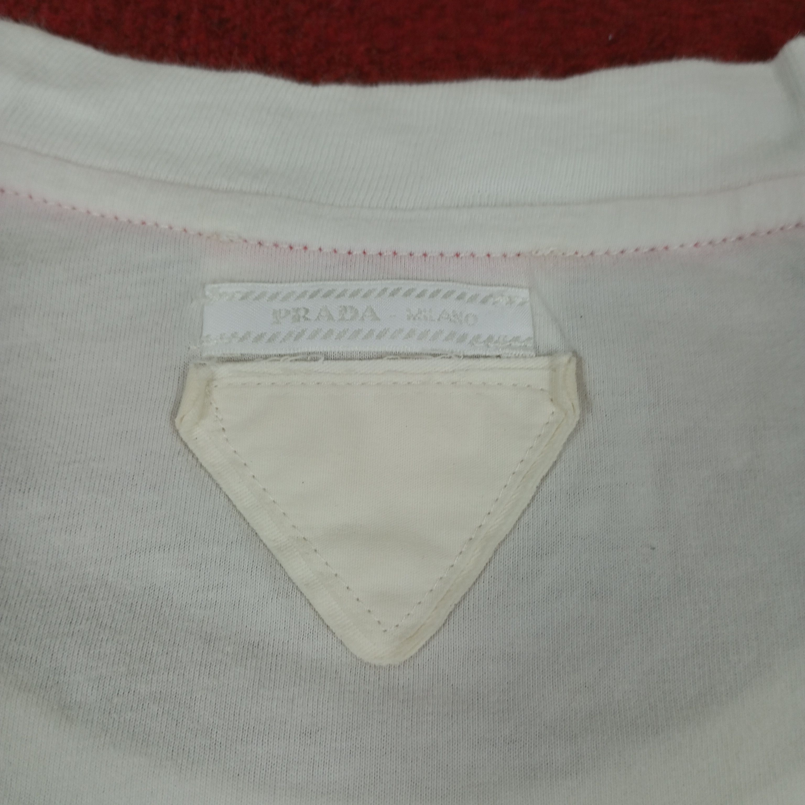 Vintage Prada Milano Luxury Fashion Brand Center Design Tshirt Size US M / EU 48-50 / 2 - 4 Thumbnail