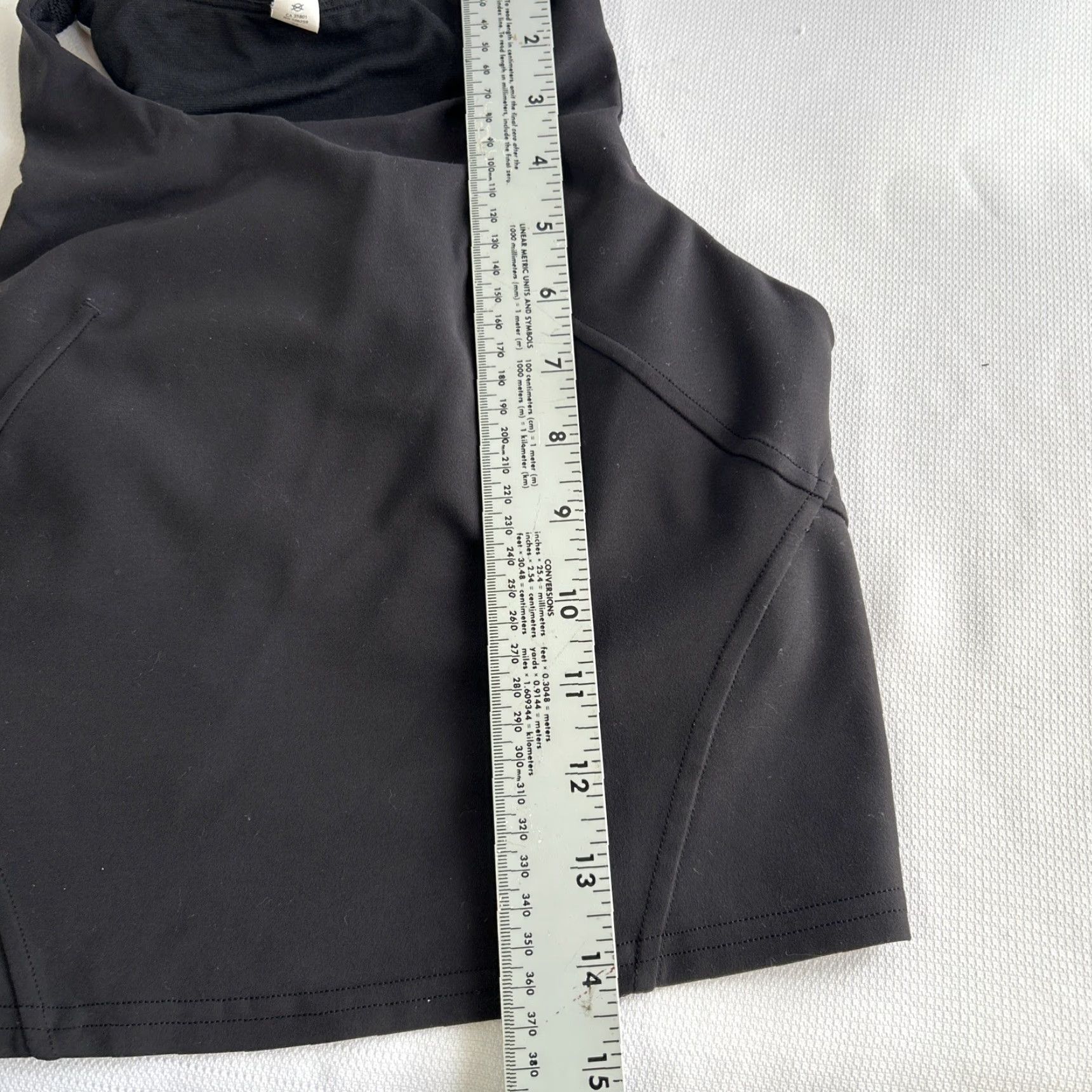 Lululemon Lululemon Align High Neck Tank Top Womens Size 4 Black Built-In Bra Gym Workout Activewear Vest?CTION Size S / US 4 / IT 40 - 6 Thumbnail