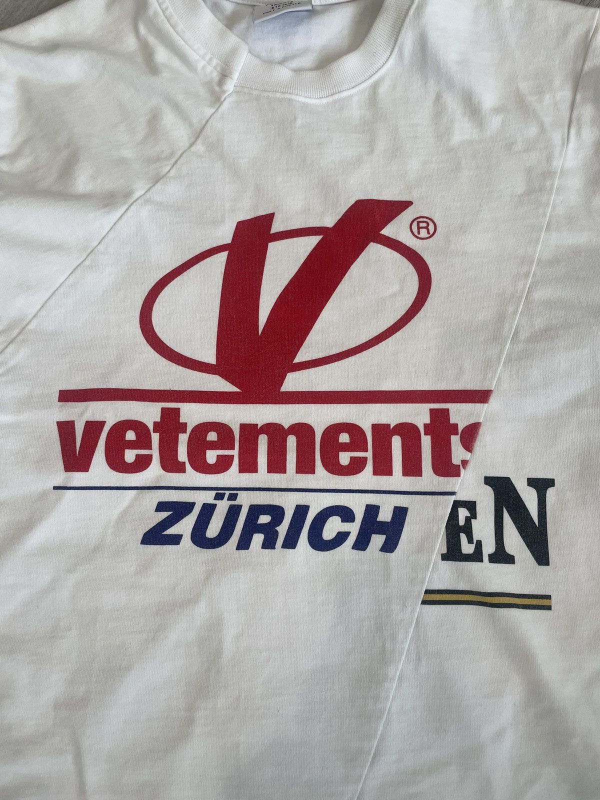 Vetements Zurich Vetements Reconstructed Tee Size US S / EU 44-46 / 1 - 3 Thumbnail