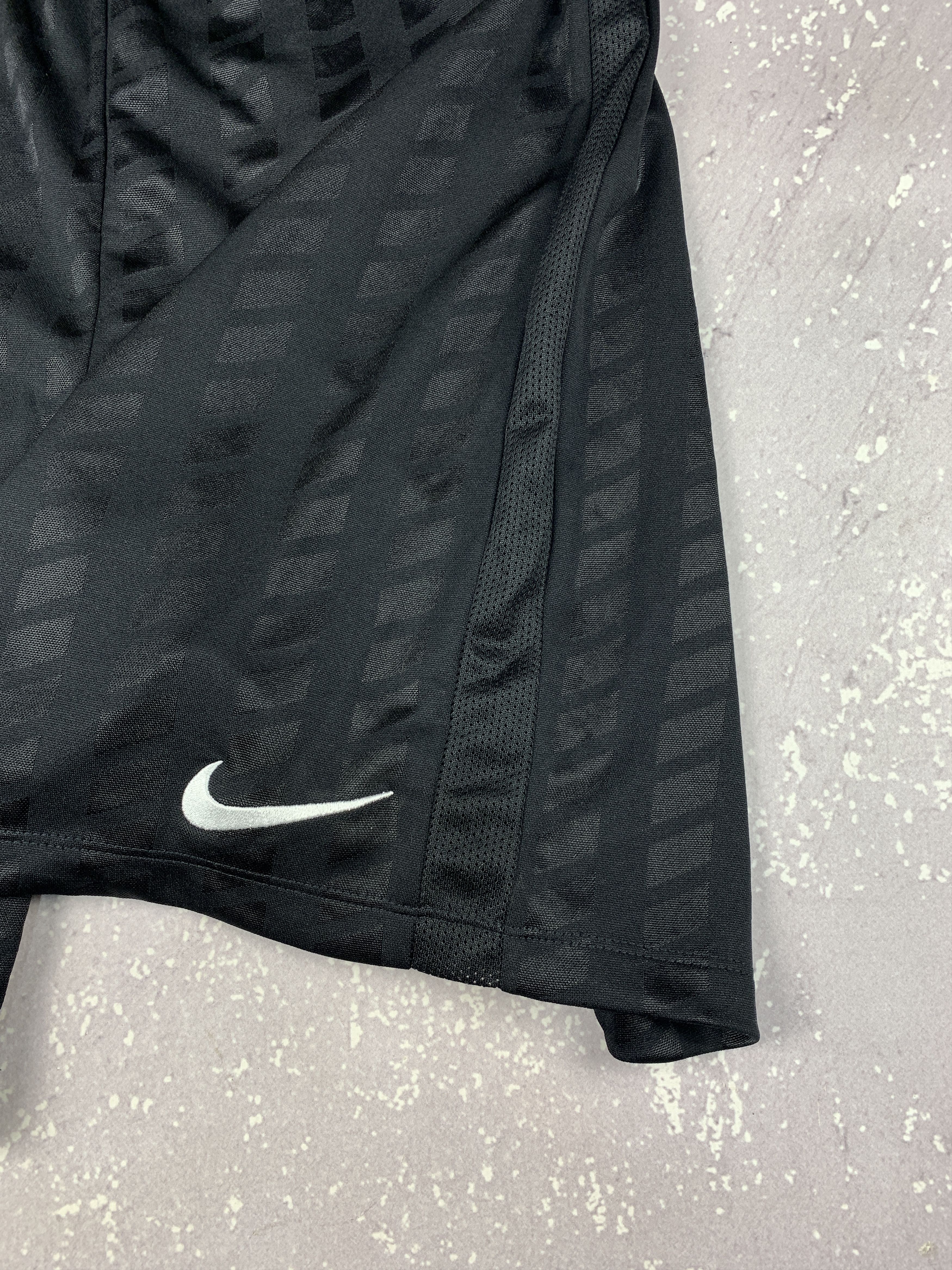 Nike × Vintage Vintage Y2K Nike Swoosh Soccer Shorts Mens S Black Size US 30 / EU 46 - 3 Thumbnail