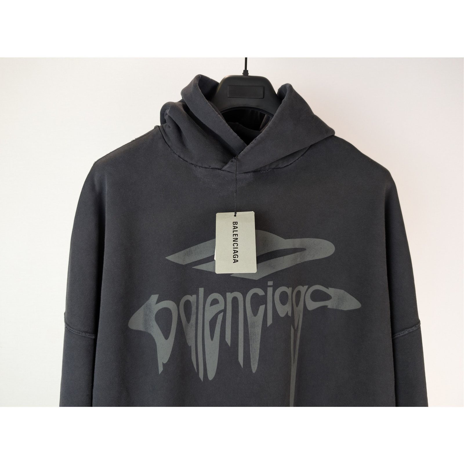 Balenciaga o1rshd1 Wavy Logo Large Fit Hoodie in Faded Wash Black Size US M / EU 48-50 / 2 - 3 Thumbnail