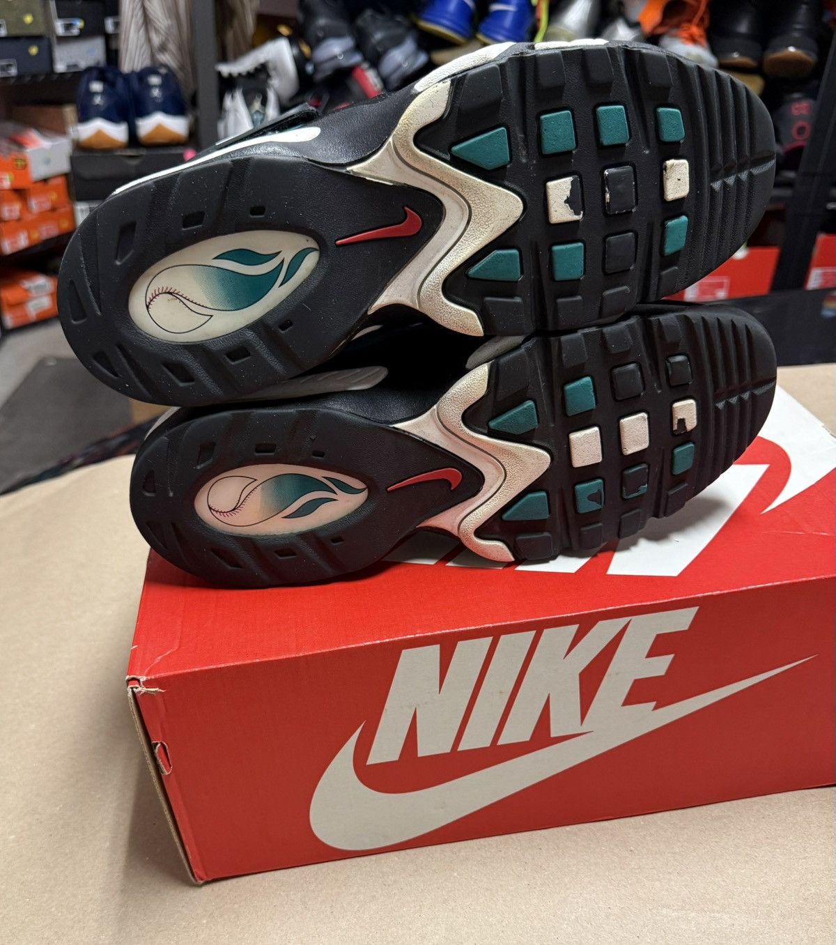 Nike Air Griffey Max 1 Retro Black Freshwater 2021 Mens size 11 Shoes Rare! Nike Air Griffey Max 1 Retro Black Freshwater 2021 sz 10.5! main image 2