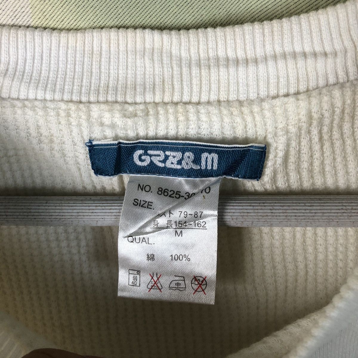 Japanese Brand × Vintage GRZ & M White vintage Sweatshirt #7428 Size US S / EU 44-46 / 1 - 11 Thumbnail