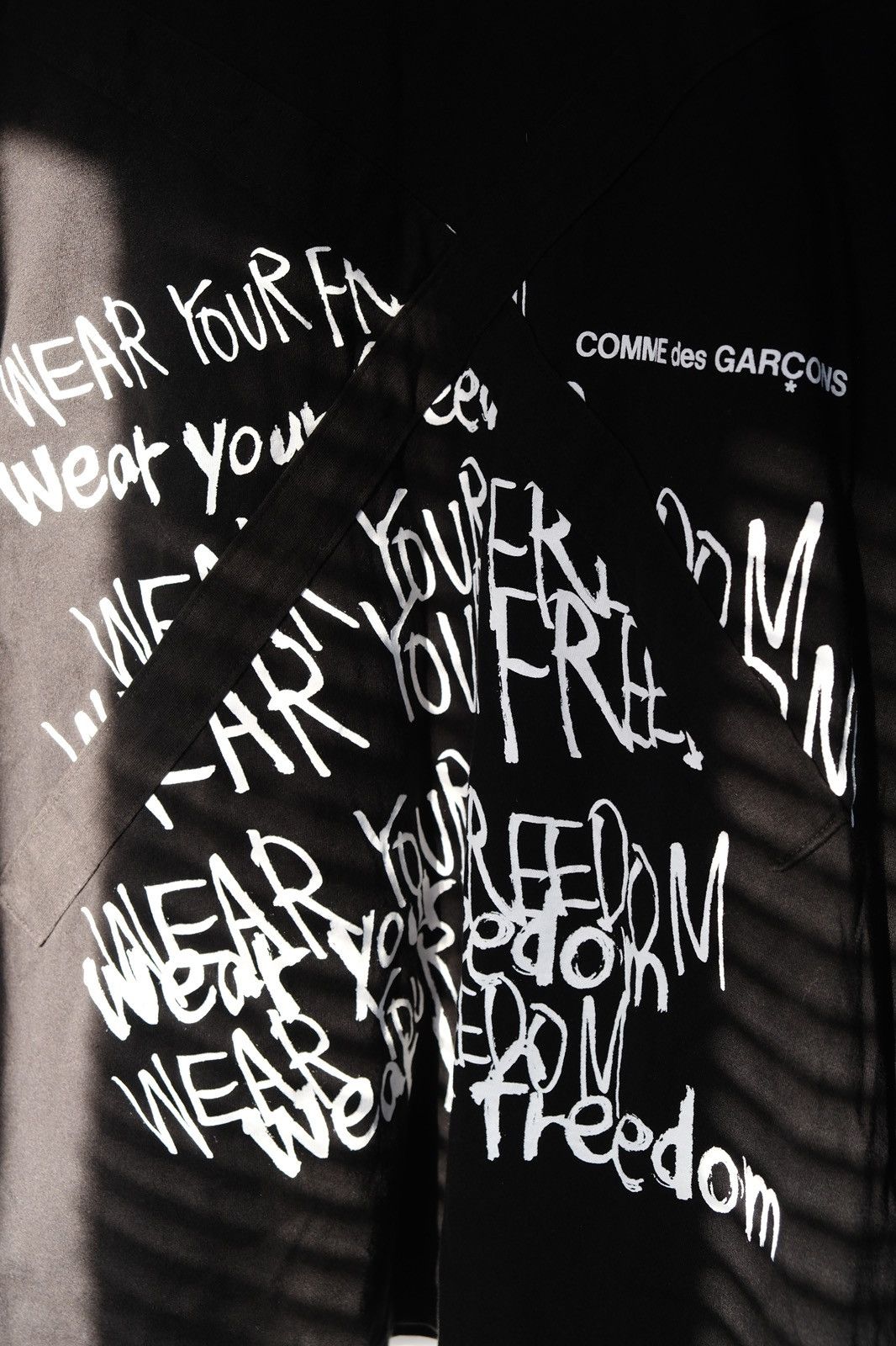 Comme des Garcons Comme Des Garcons AD2021 “Wear Your Freedom” Tee Size US XL / EU 56 / 4 - 4 Thumbnail