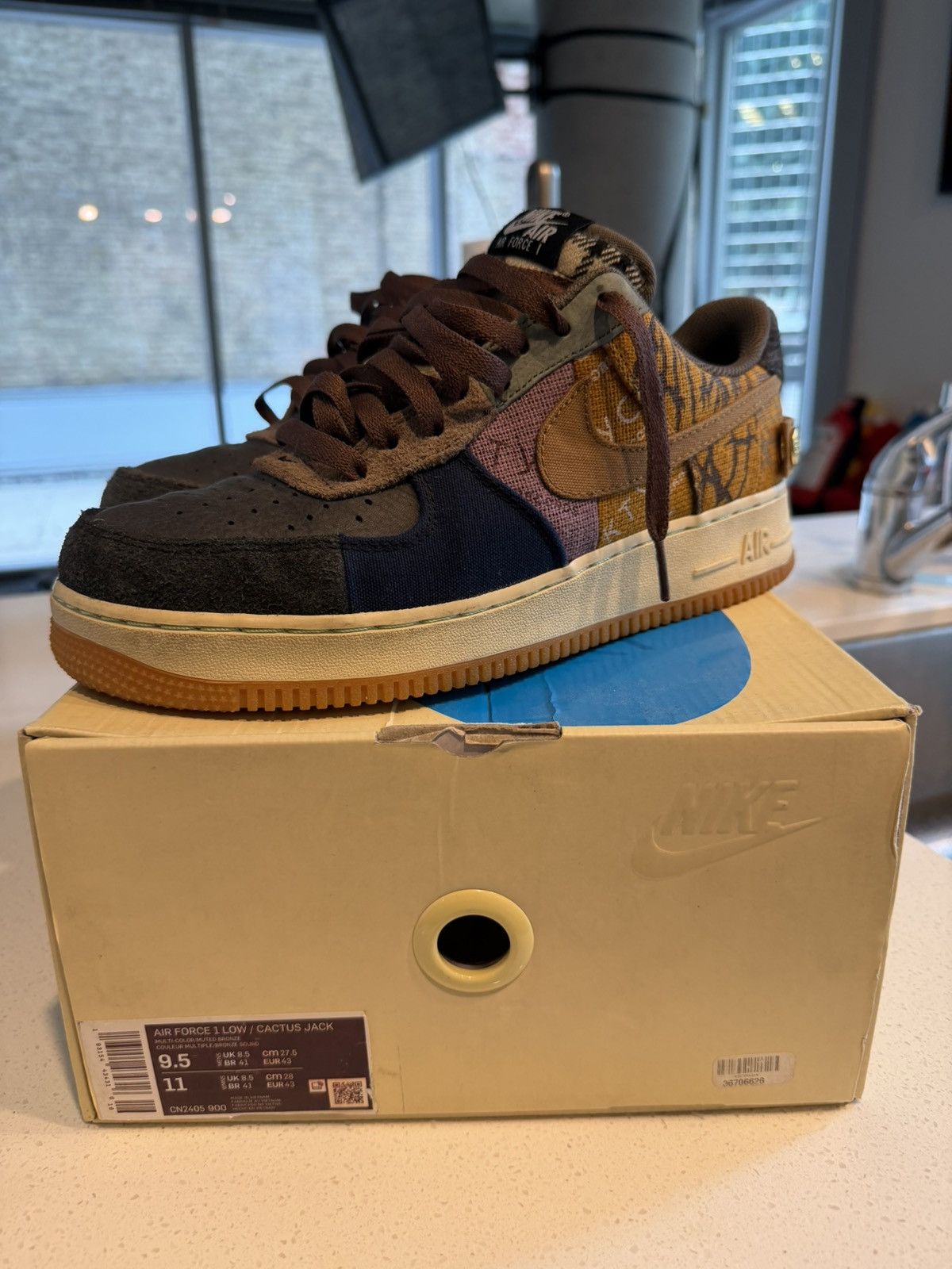 Nike × Travis Scott Nike Air Force 1 Low x Travis Scott Size US 9.5 / EU 42-43 - 1 Thumbnail
