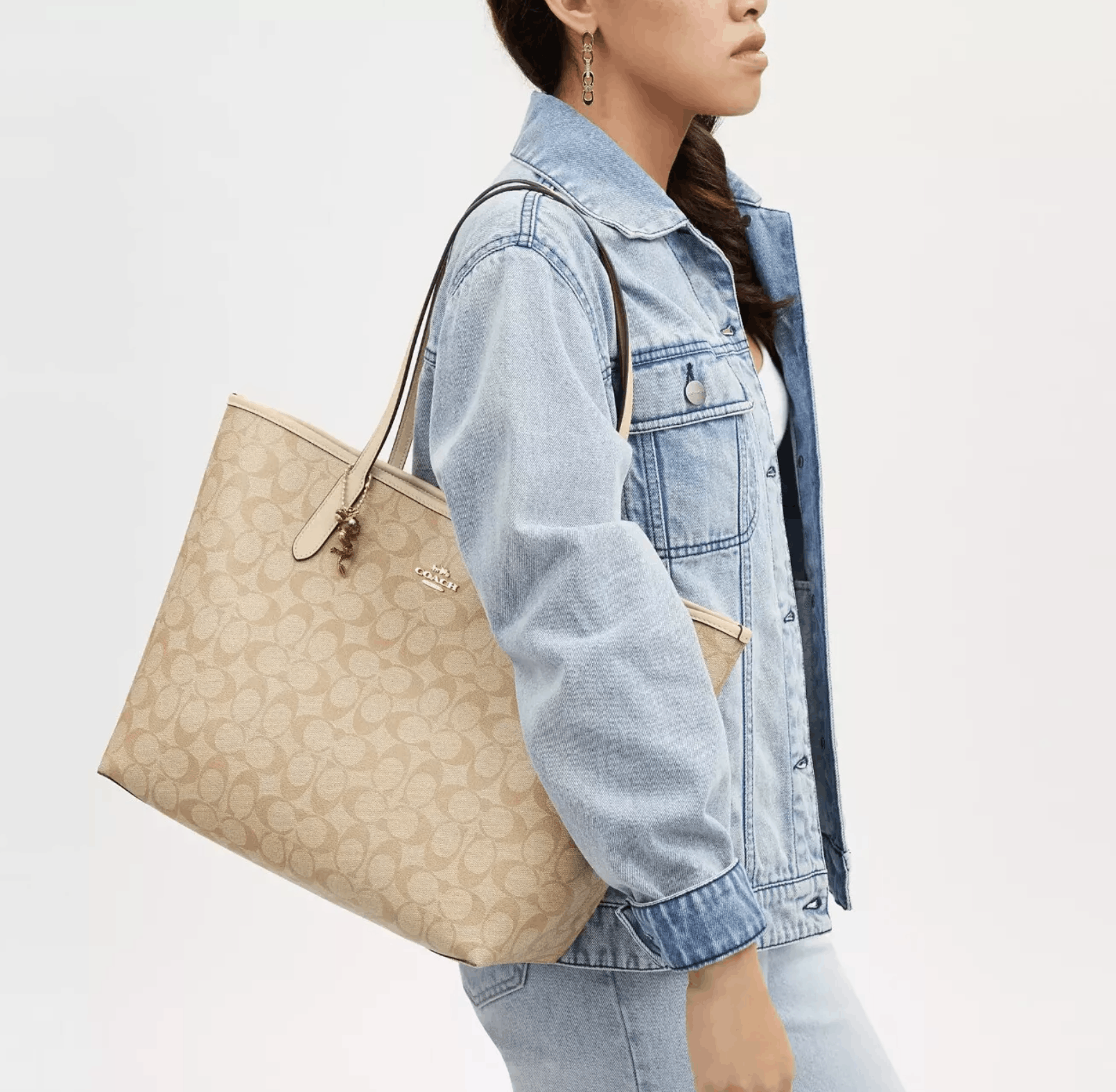 Coach NWT Coach New Year City Tote Bag With Dragon CQ188 Size ONE SIZE - 12 Thumbnail