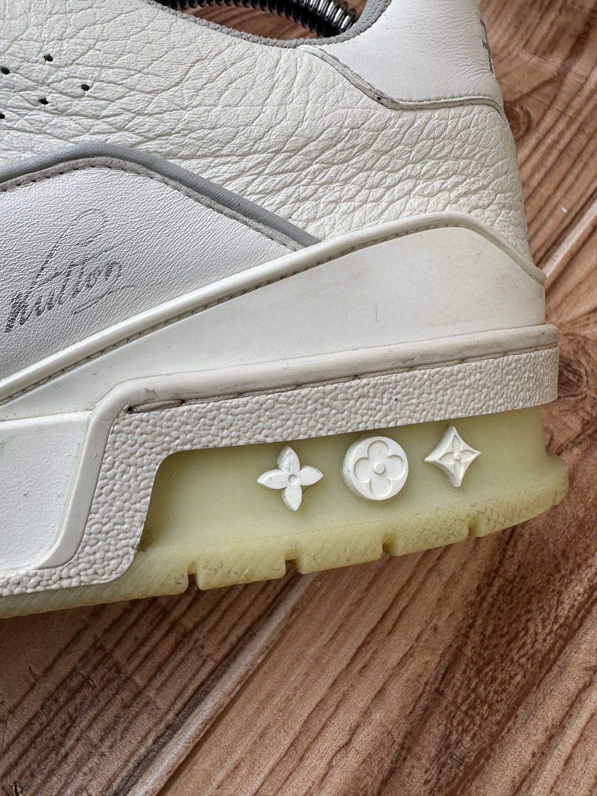 Louis Vuitton Louis Vuitton Trainer Virgil Abloh Grey/White sneaker Size US 12 / EU 45 - 23 Thumbnail