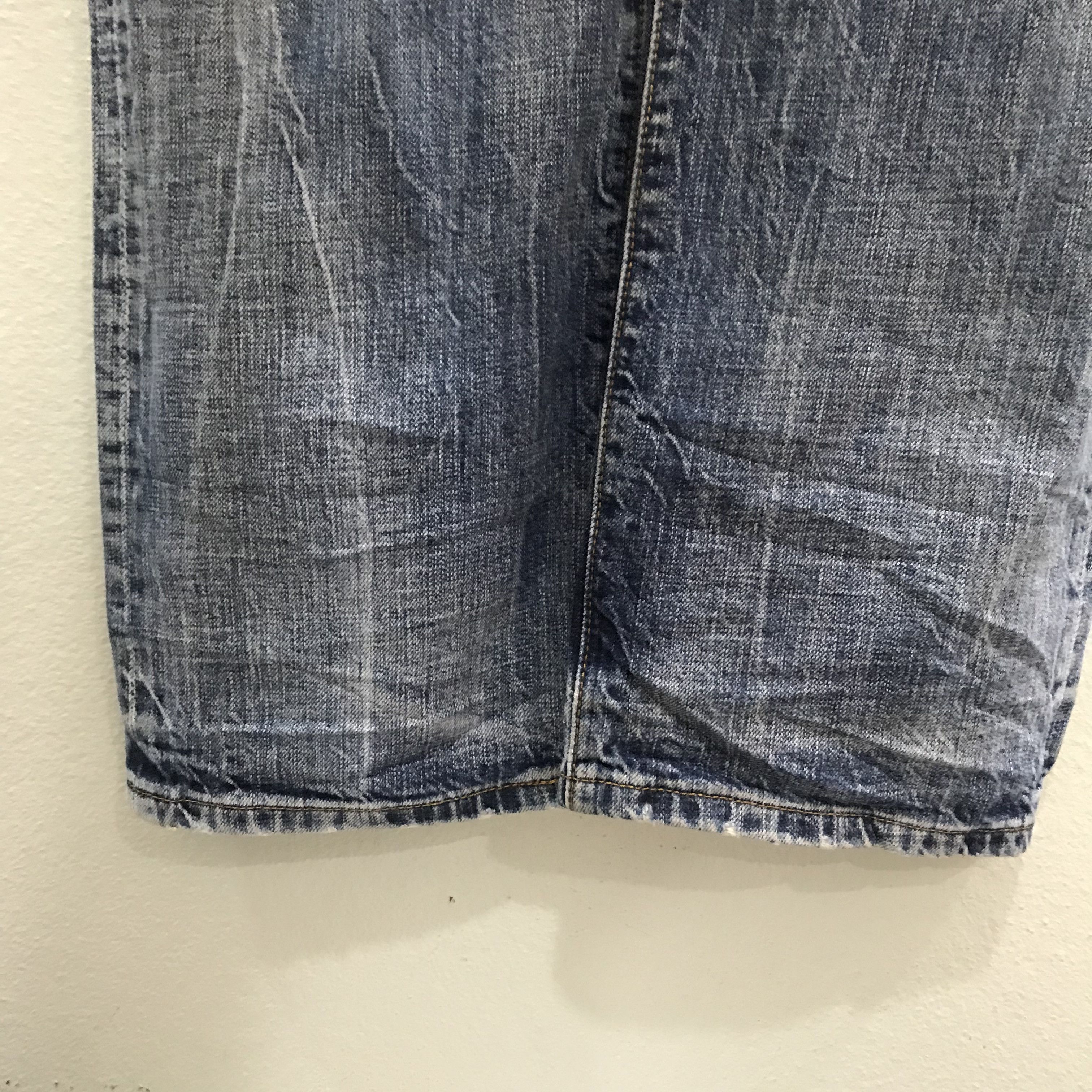 Levi's Vintage Levi’s 501 Button Fly Distressed Faded Blue Jeans Size US 33 - 7 Thumbnail