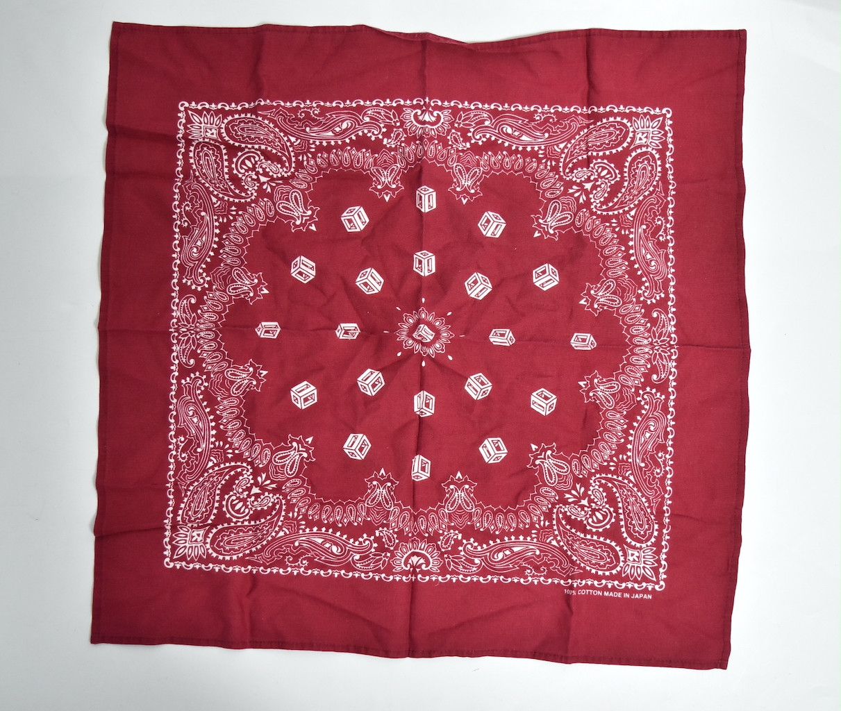 Japanese Brand paisley graphic bandana scarf/27856 -781 53 Size ONE SIZE - 2 Thumbnail
