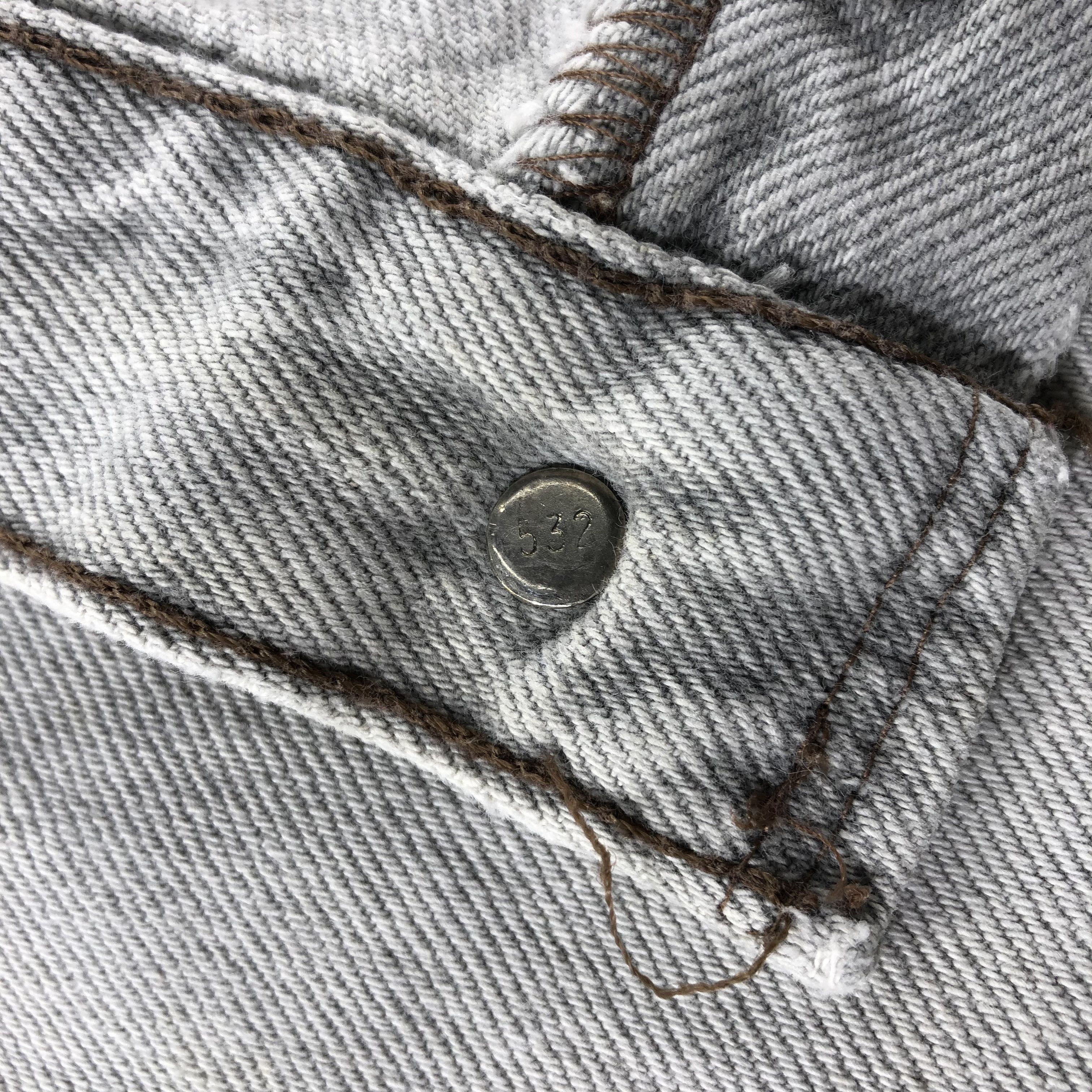 Levi's Vintage 90s Light Wash Levis 501 Jeans-J2523 Size US 39 - 8 Thumbnail
