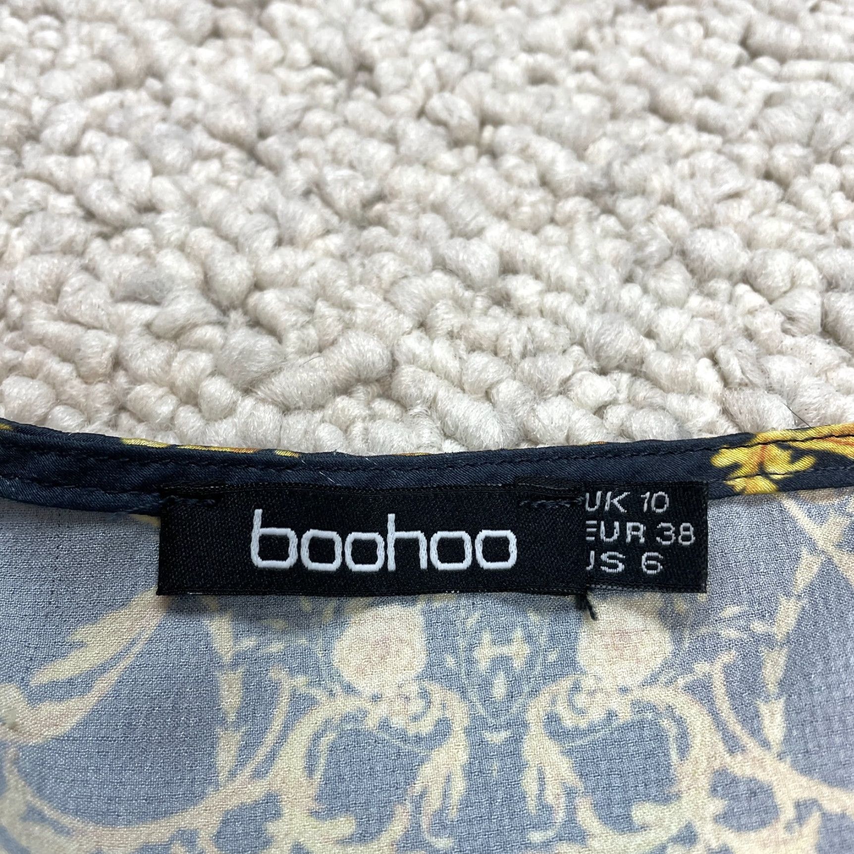 Boohoo Blouson Dress Womens 6 Black Gold Long Flare Sleeve Jacobean Midi V  Neck Dress Blouson Womens 6 Black Mid? - qrcadvogados.com.br