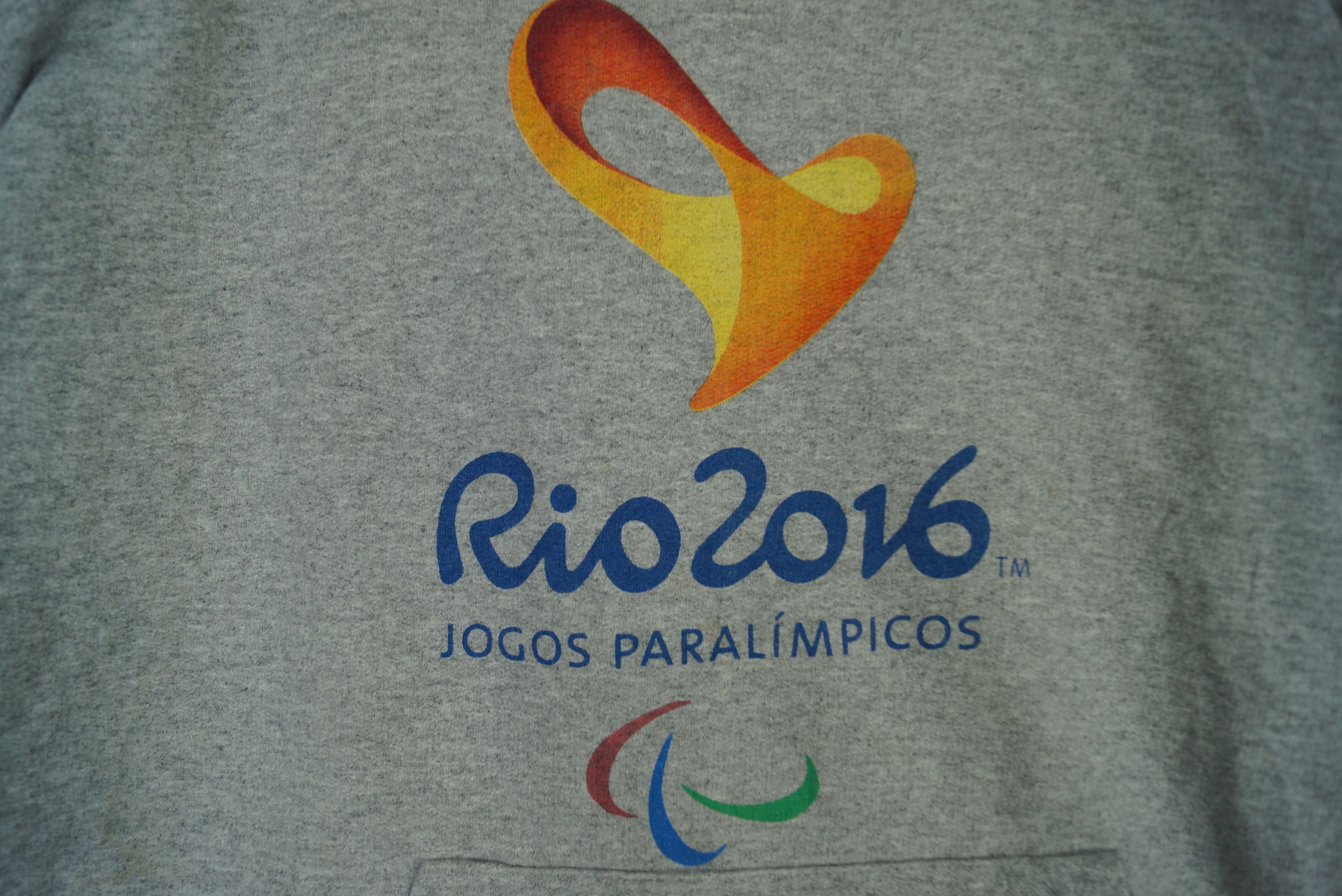 Vintage Vintage Hoodie Rio 2016 Nice Design Size US M / EU 48-50 / 2 - 2 Thumbnail