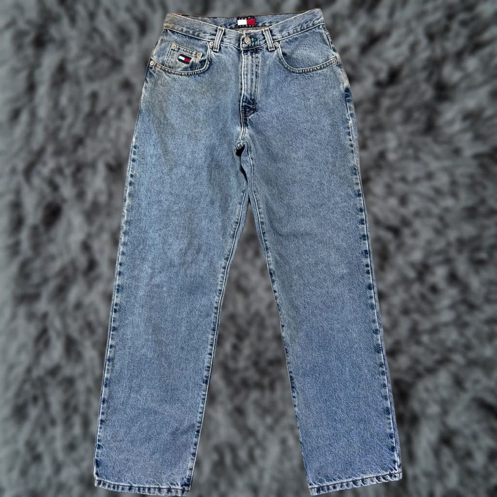 Tommy Hilfiger VINTAGE Tommy Hilfiger Jeans Womens 6 Medium Wash Button 26x30 Denim Loose Y2K City Retro Shoes? Size 28" / US 6 / IT 42 - 1 Thumbnail