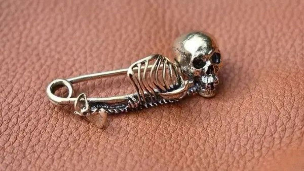 Jewelry 2Pcs / Set Gothic Skull Safety Brooches Size ONE SIZE - 2 Thumbnail