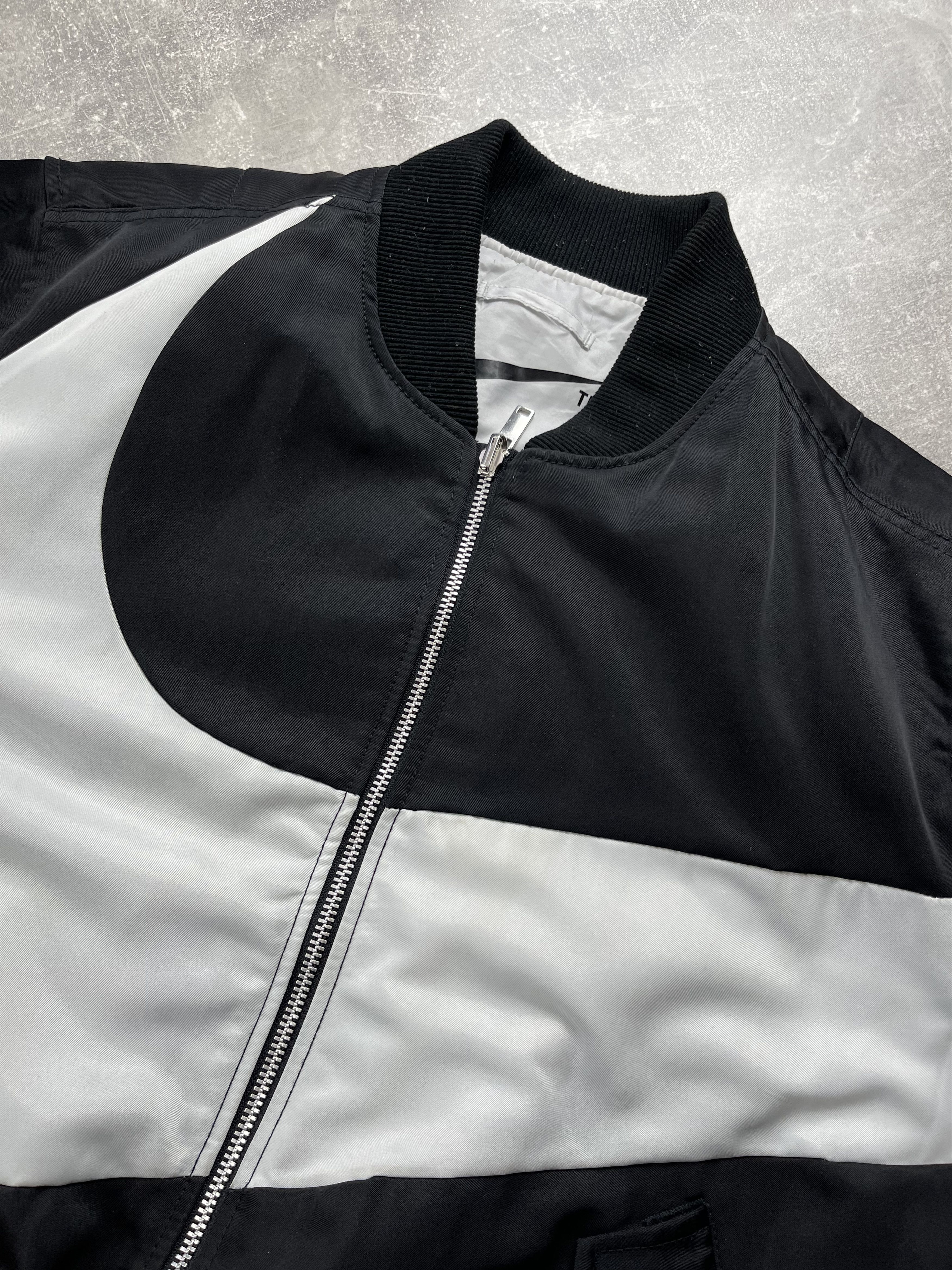 Nike Nike swoosh black nylon logo bomber jacket Size US M / EU 48-50 / 2 - 11 Thumbnail