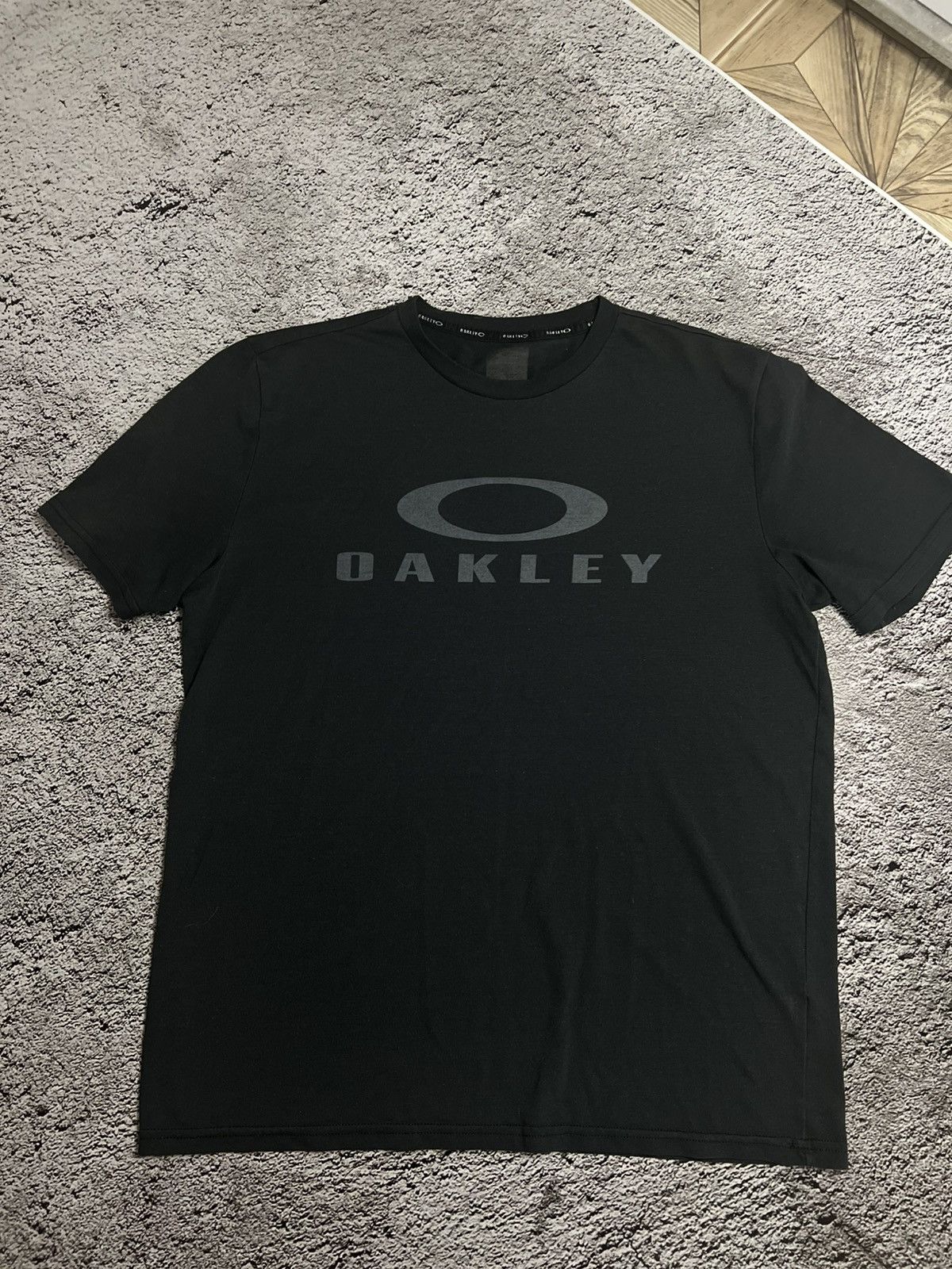 Oakley Oakley big logo t shirt Size US L / EU 52-54 / 3 - 2 Thumbnail