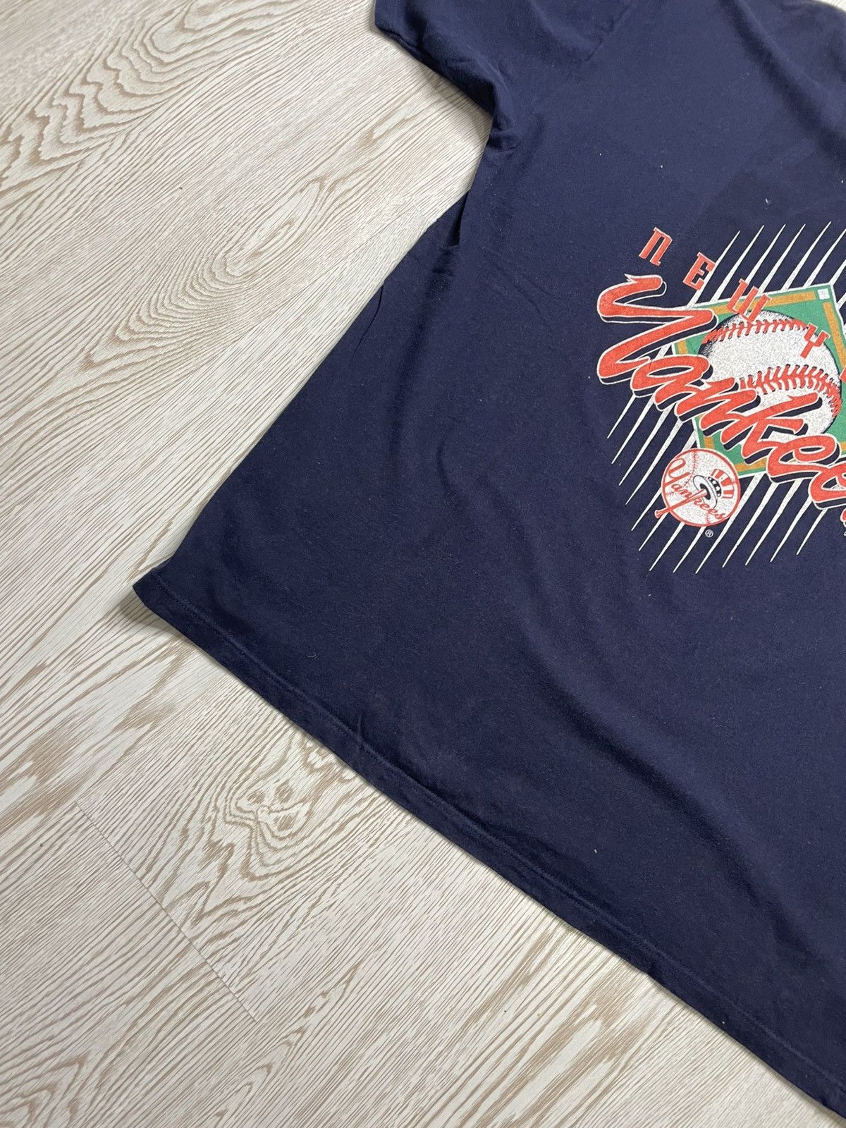 New York Yankees Vintage 1993 New York Yankees Athletic Logo tshirt size XL Size US XL / EU 56 / 4 - 7 Thumbnail