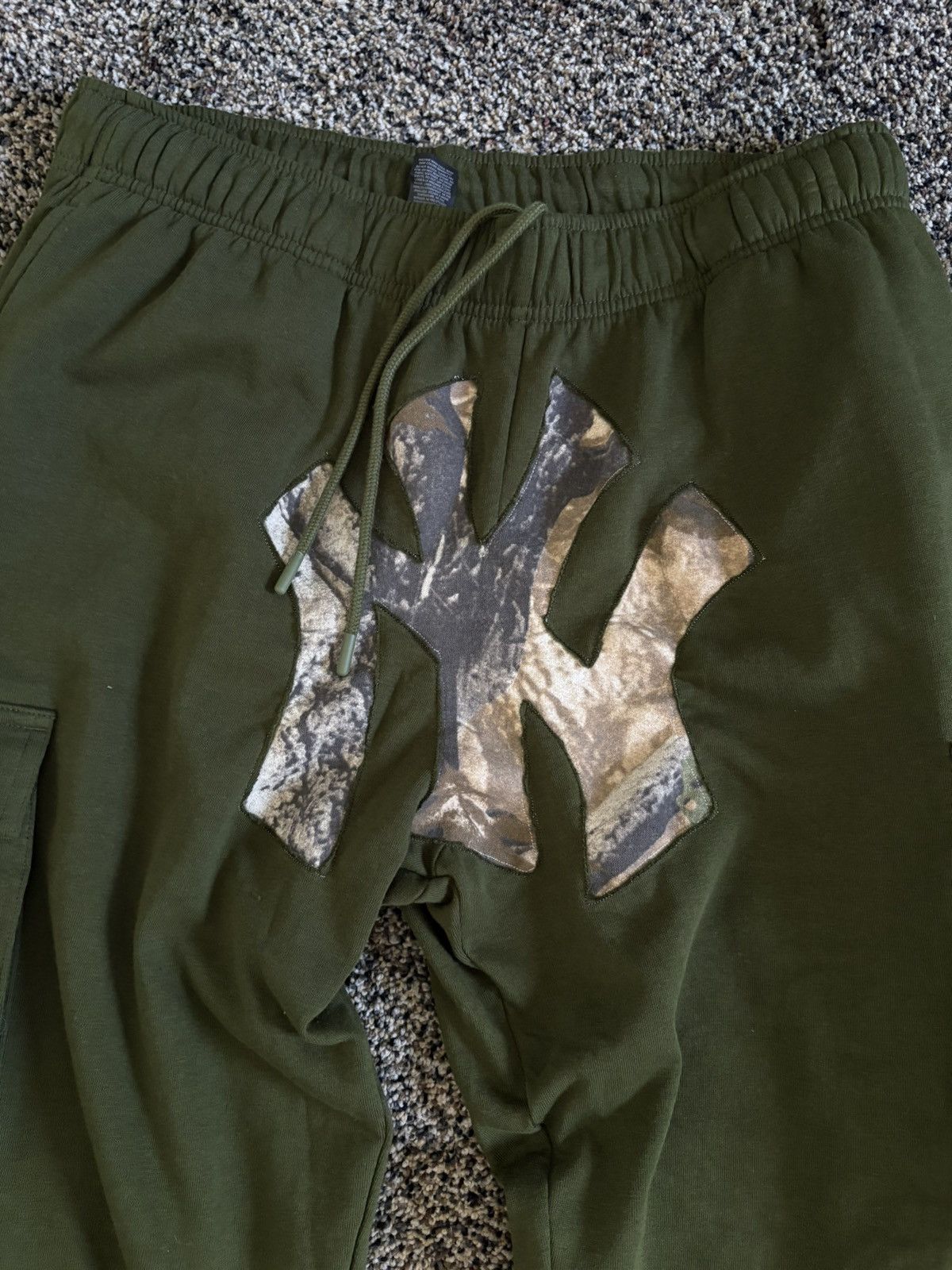 Other CUSTOM green NY sweatpants Size US 38 / EU 54 - 2 Thumbnail