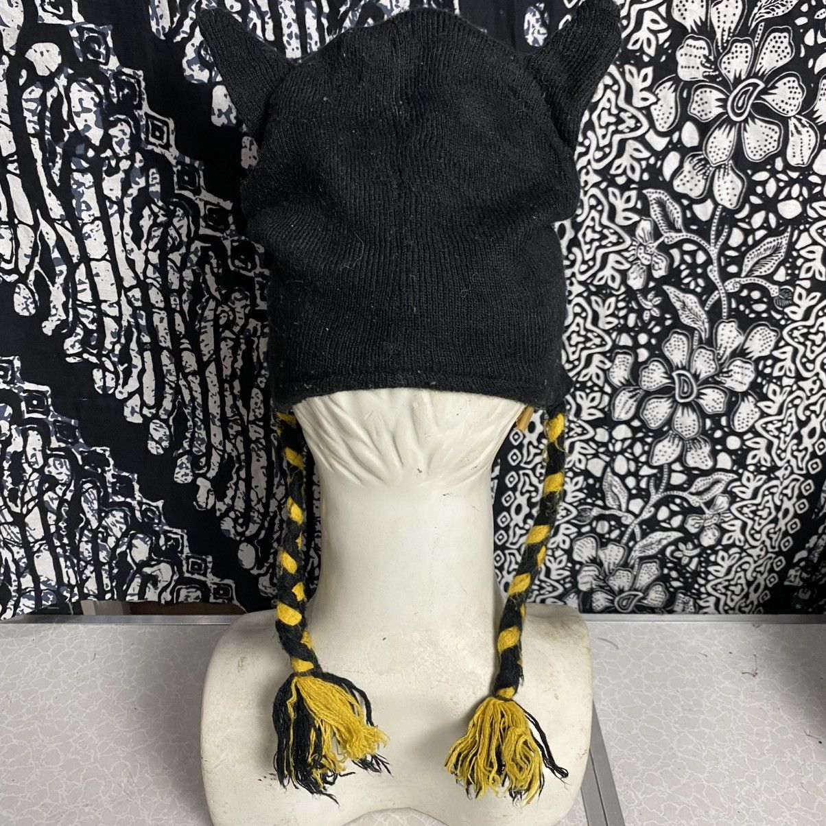 DC Comics × Vintage 2000s y2k devil horn batman dc comics earflap knitted hats Size ONE SIZE - 2 Thumbnail