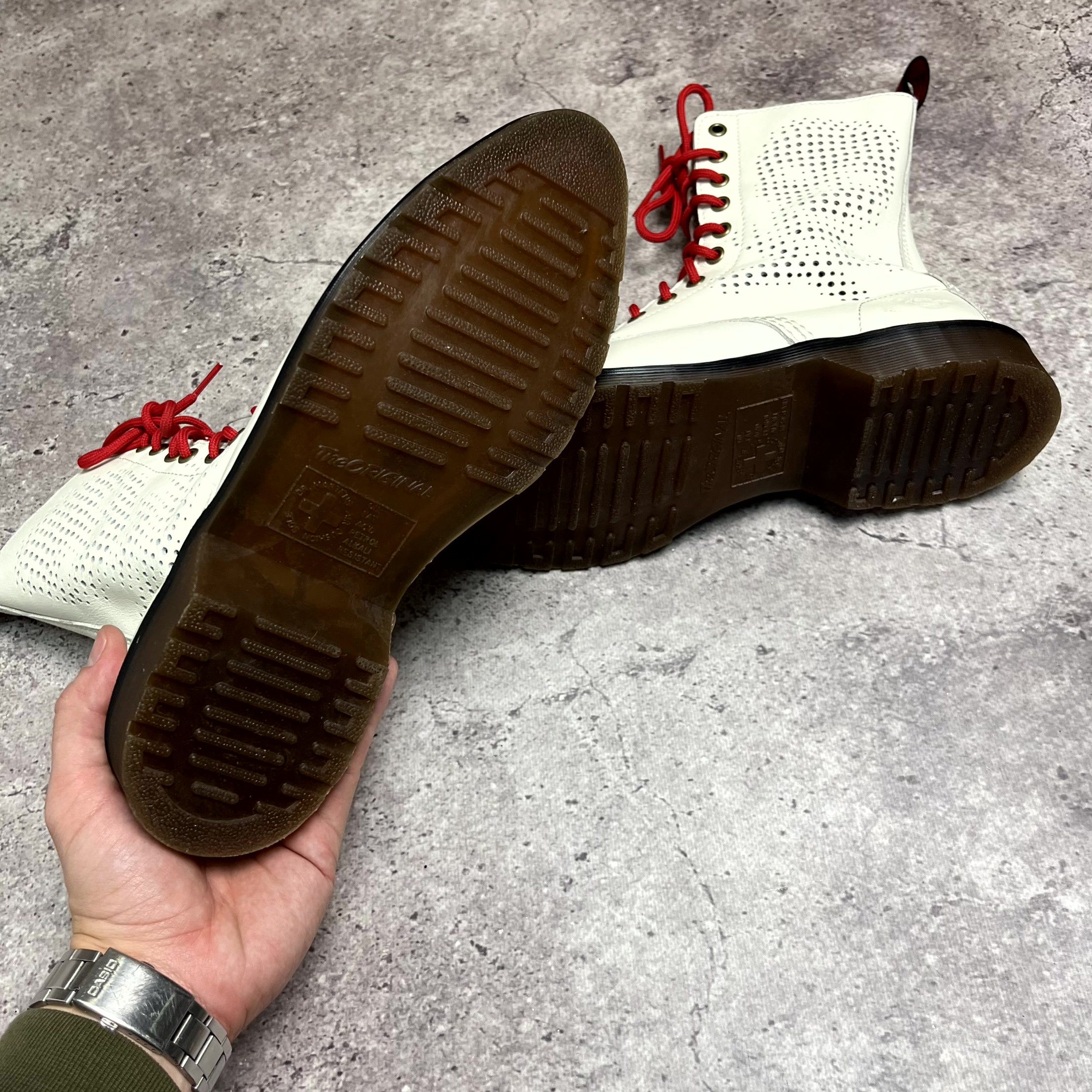Dr. Martens Dr Martens Perf Skull Punk Leather White Boots Size EU 41 Size US 11 / IT 41 - 11 Thumbnail