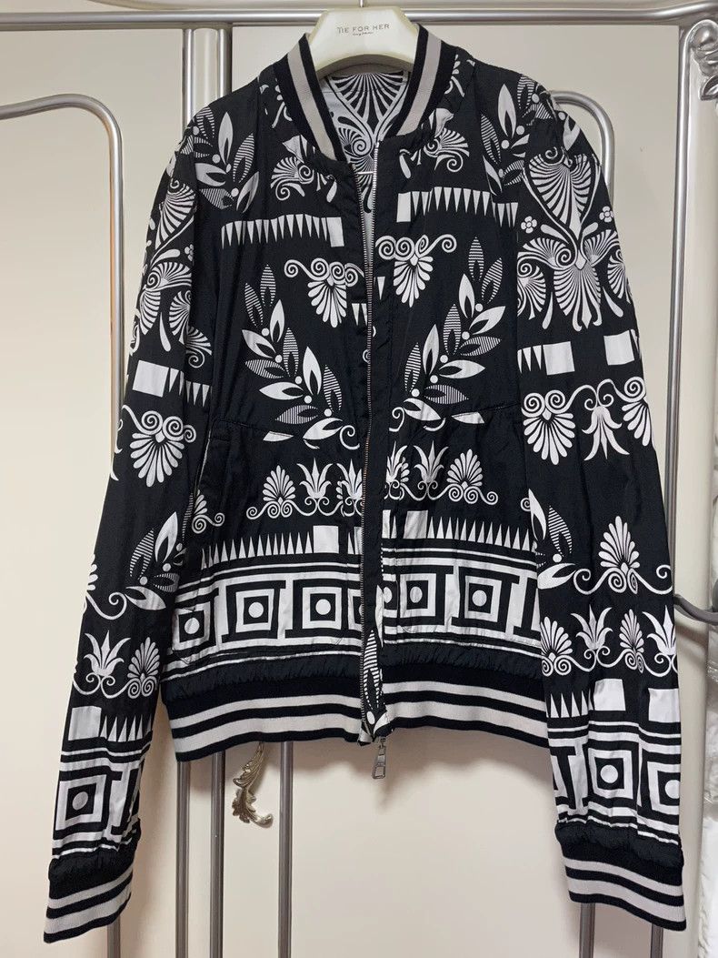 Versace Versace Patterned revealed jacket New Year's robe Size US M / EU 48-50 / 2 - 1 Thumbnail