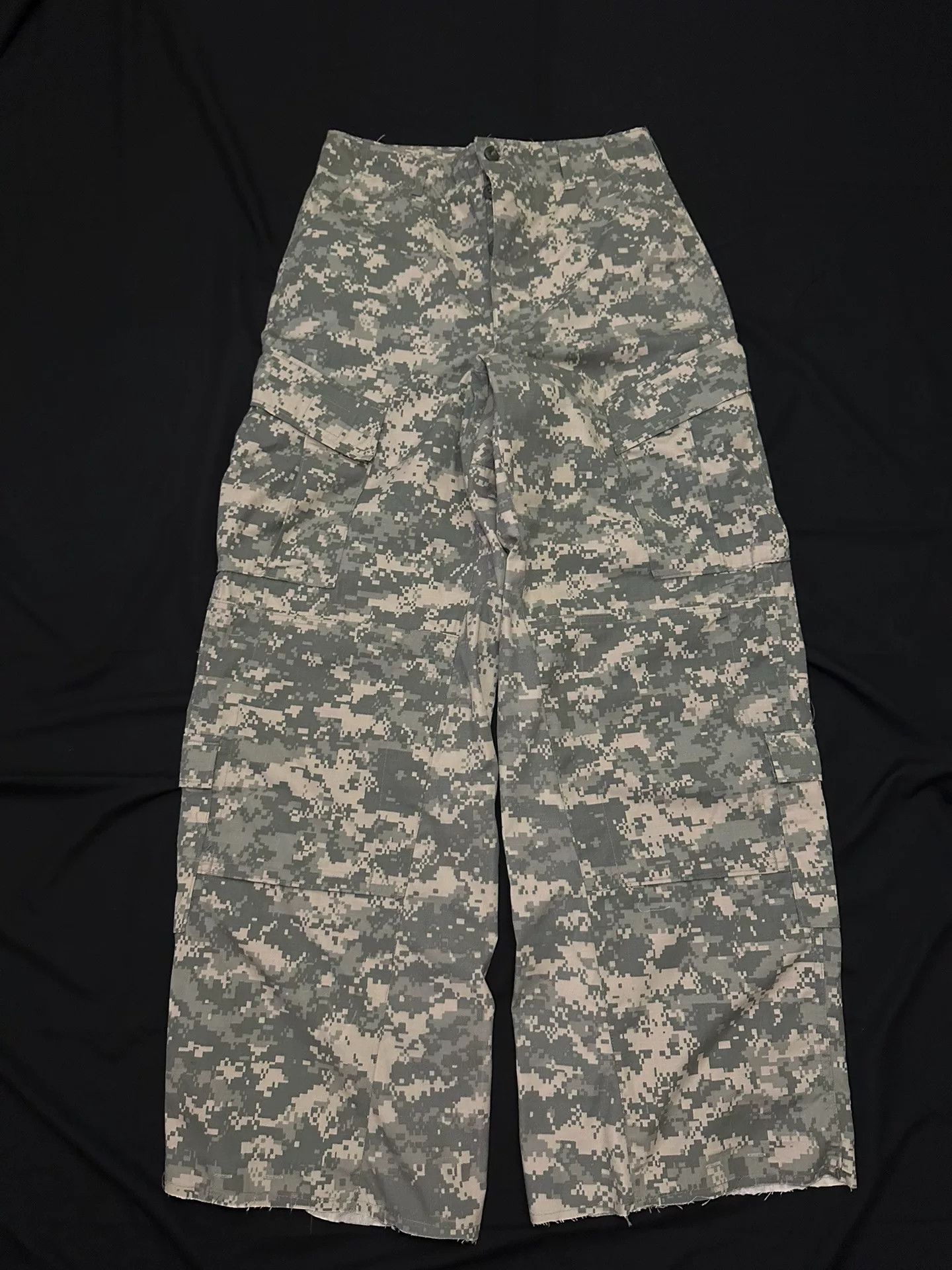 Vintage Vintage Digital Camo Wide-Leg Remake Pants Size US 31 - 1 Thumbnail