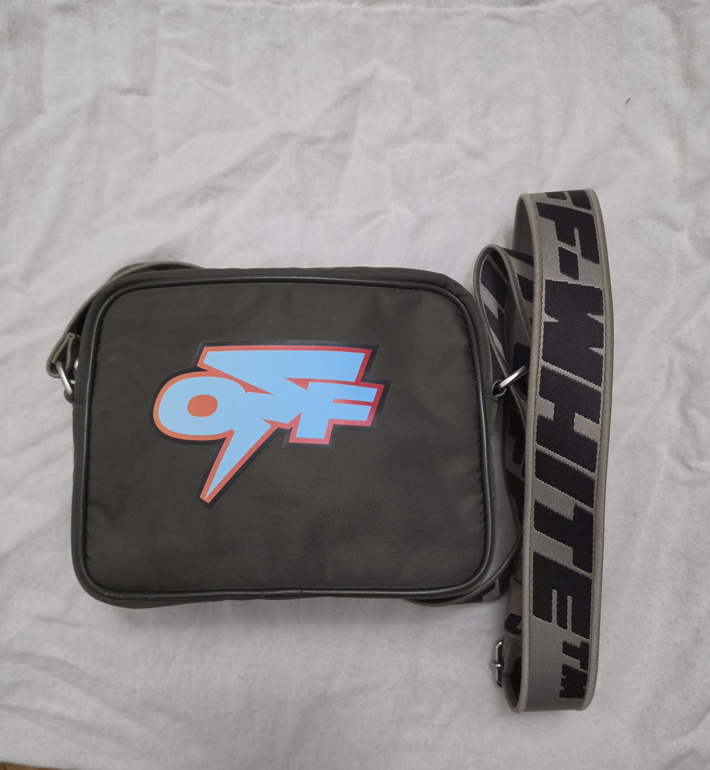 Off-White Off white thunder logo print crossbody bag Size ONE SIZE - 1 Thumbnail