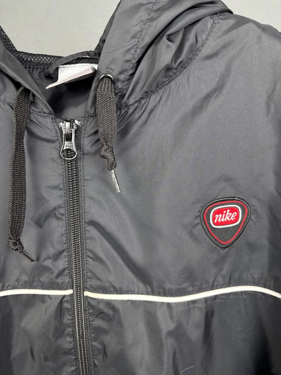 Nike Nike Windbreaker Size L Black Vintage Size US L / EU 52-54 / 3 - 3 Thumbnail
