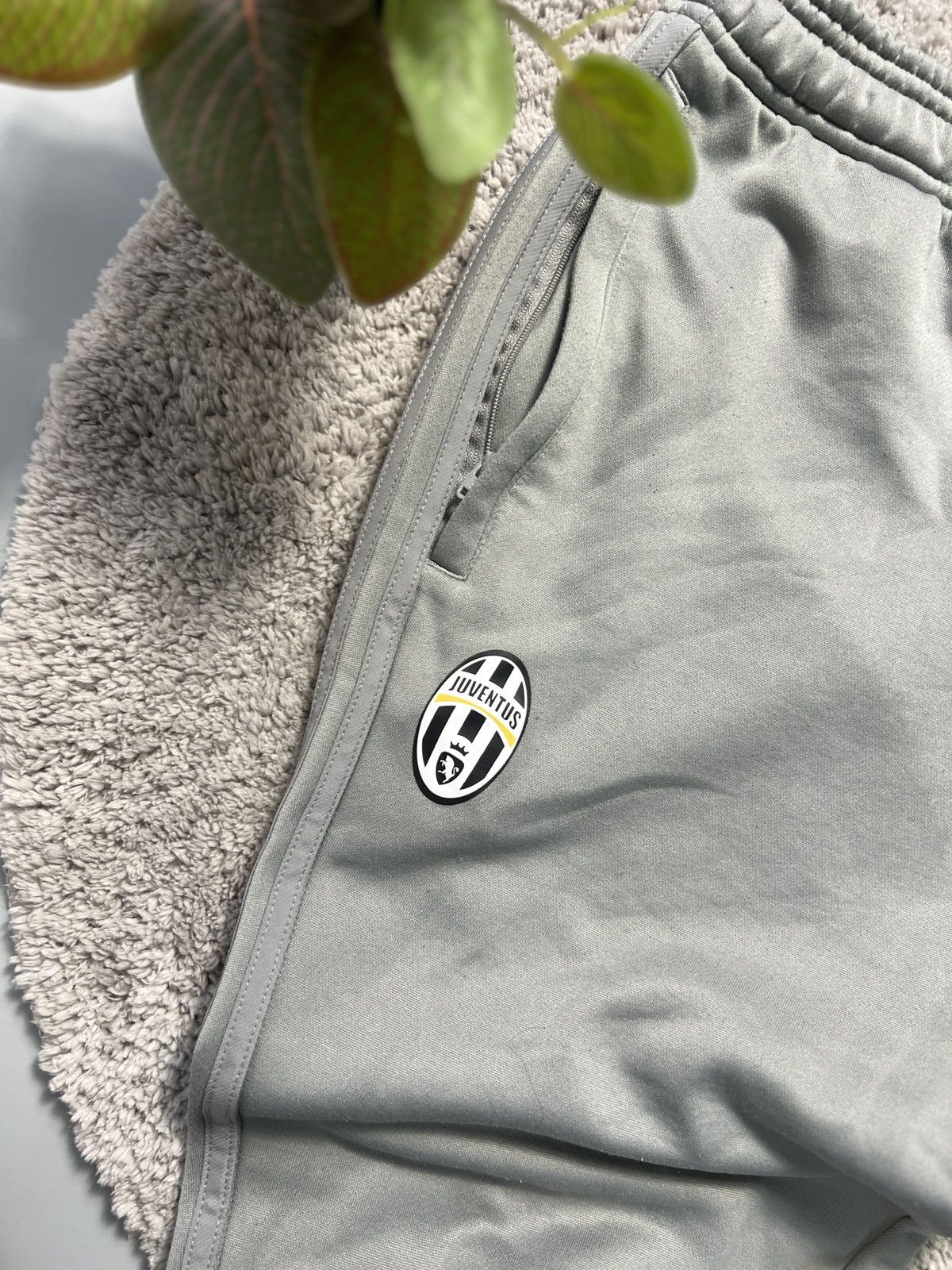 Adidas Adidas Juventus pants Rare Size US 33 - 5 Thumbnail