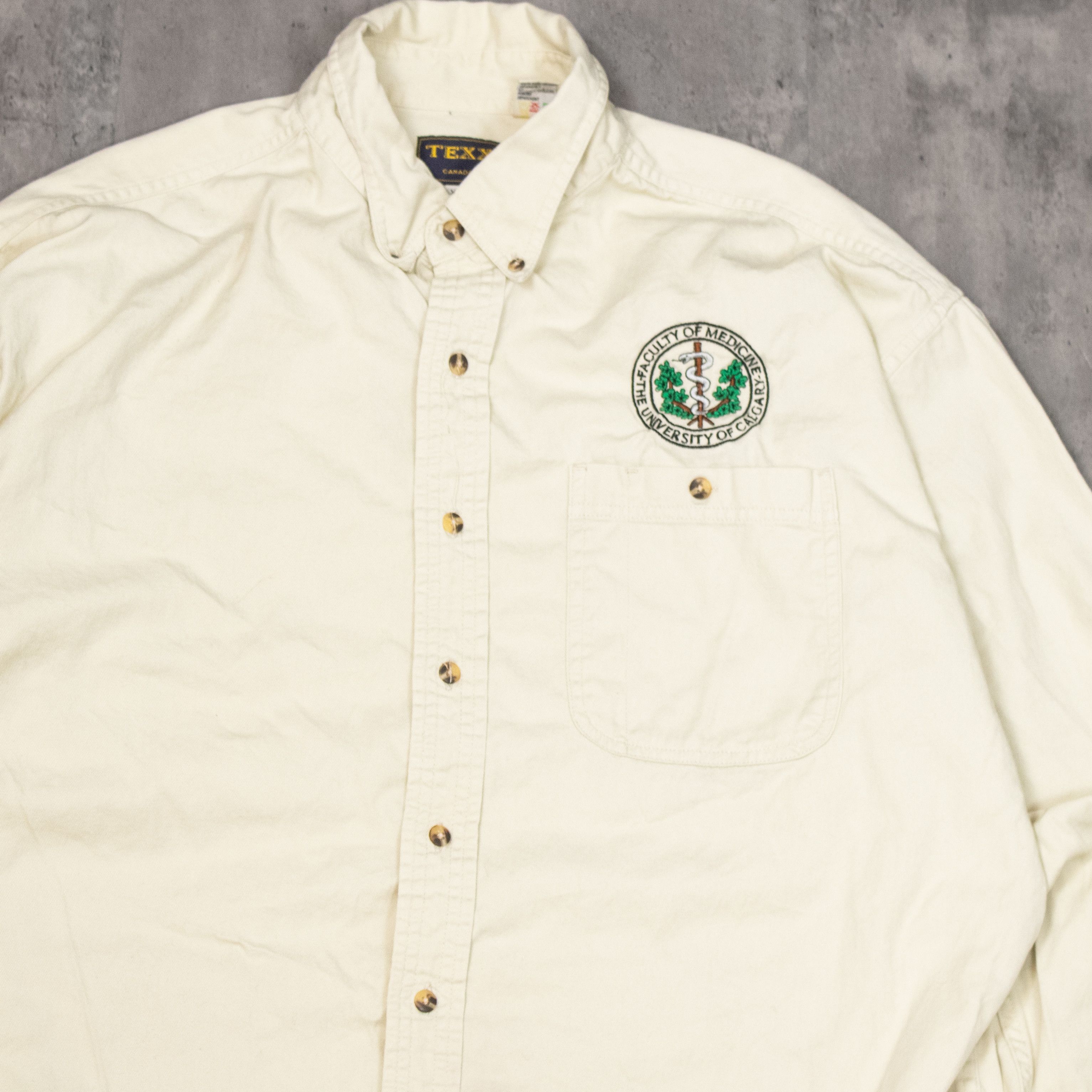 Vintage Vintage VTG 90's Medical Crest Cream One Pocket Denim Shirt Size US L / EU 52-54 / 3 - 5 Thumbnail