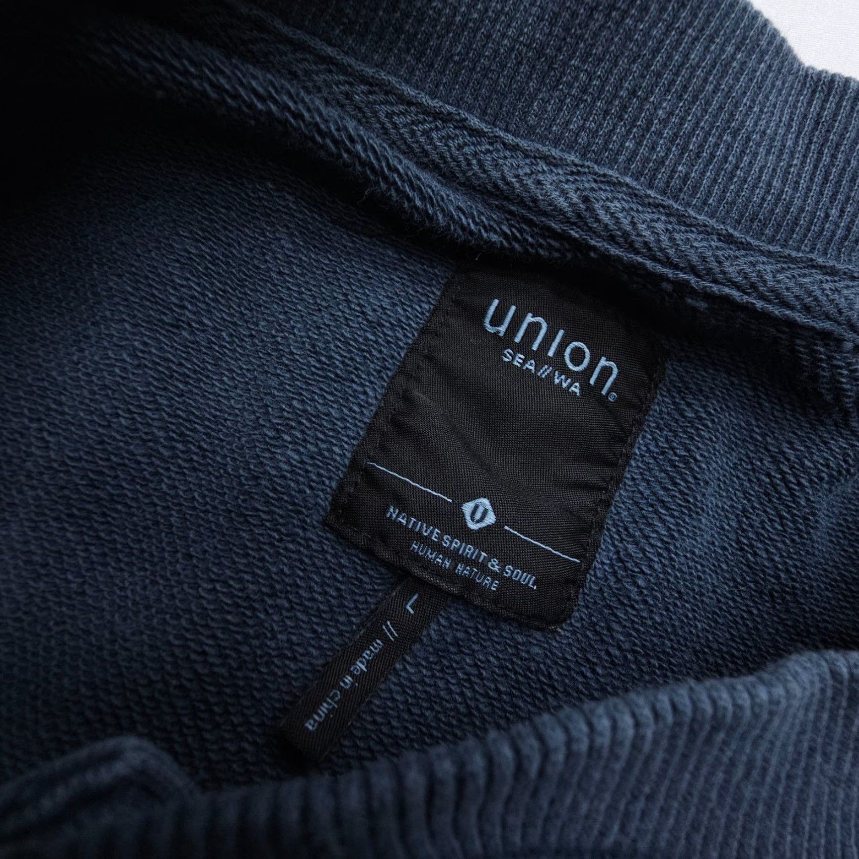 Vintage VINTAGE Union Sea WA Henley Sweatshirt Mens Large Blue Cotton Knit Coastal Casual Size US L / EU 52-54 / 3 - 7 Thumbnail