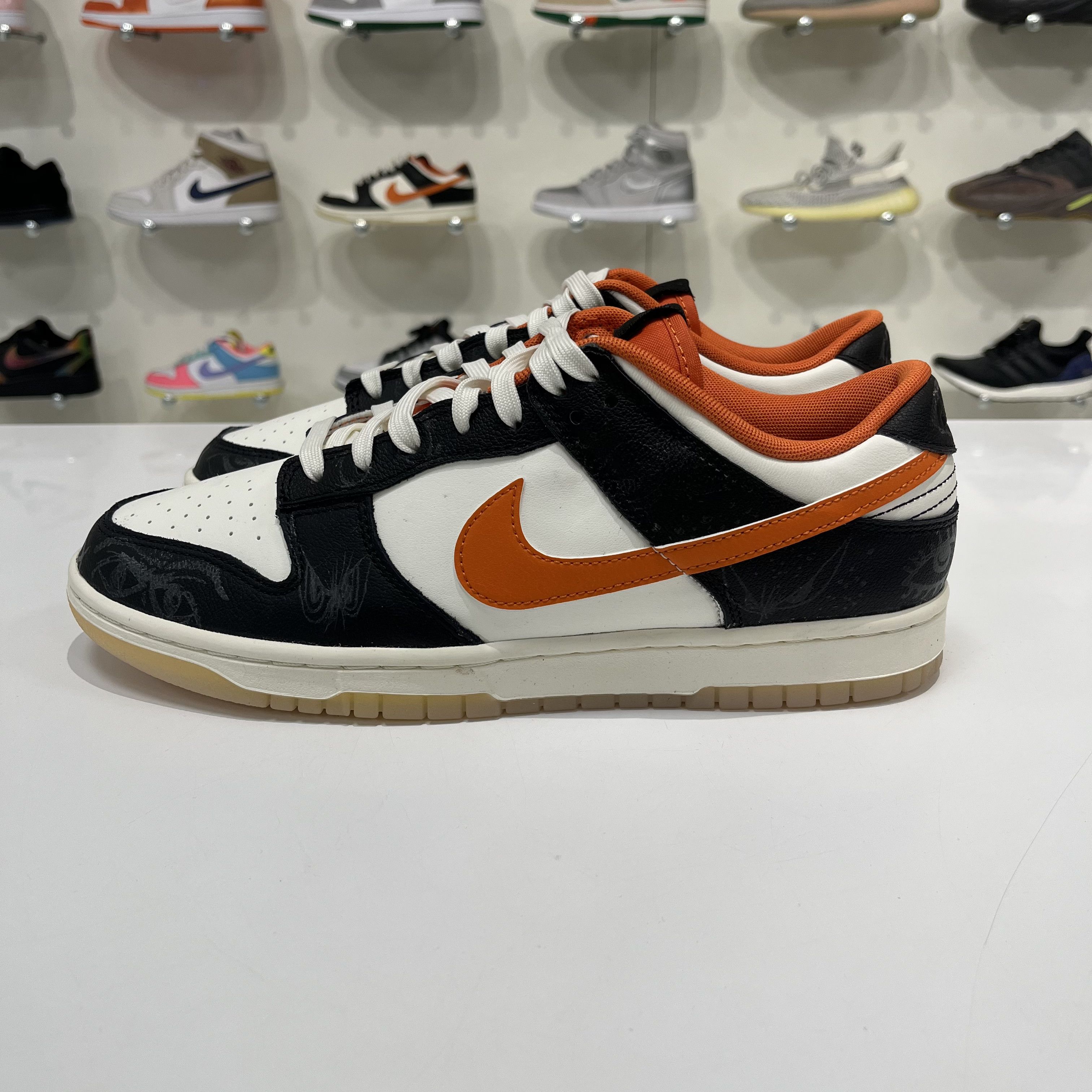 Nike Nike Dunk Low PRM Halloween 2021 Size US 10.5 / EU 43-44 - 2 Thumbnail