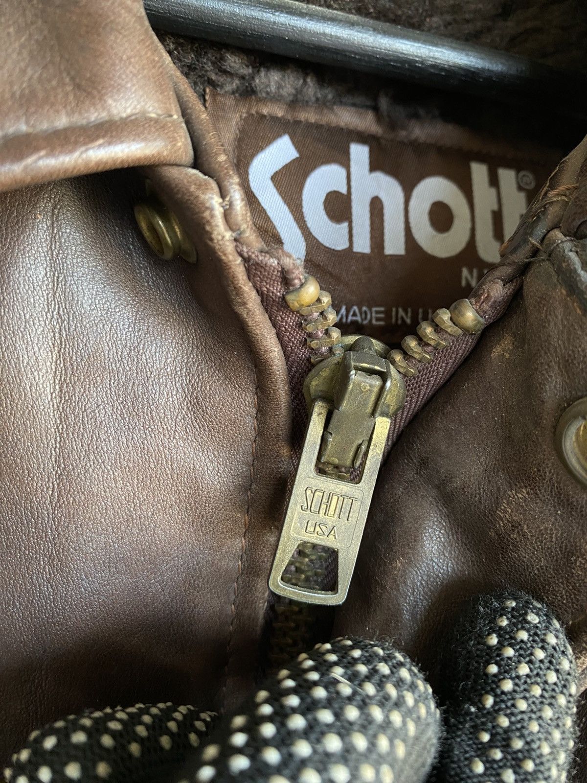 Schott Vintage 70s Schott Leather Flight Jacket Made USA Size 44 Size US XL / EU 56 / 4 - 11 Thumbnail